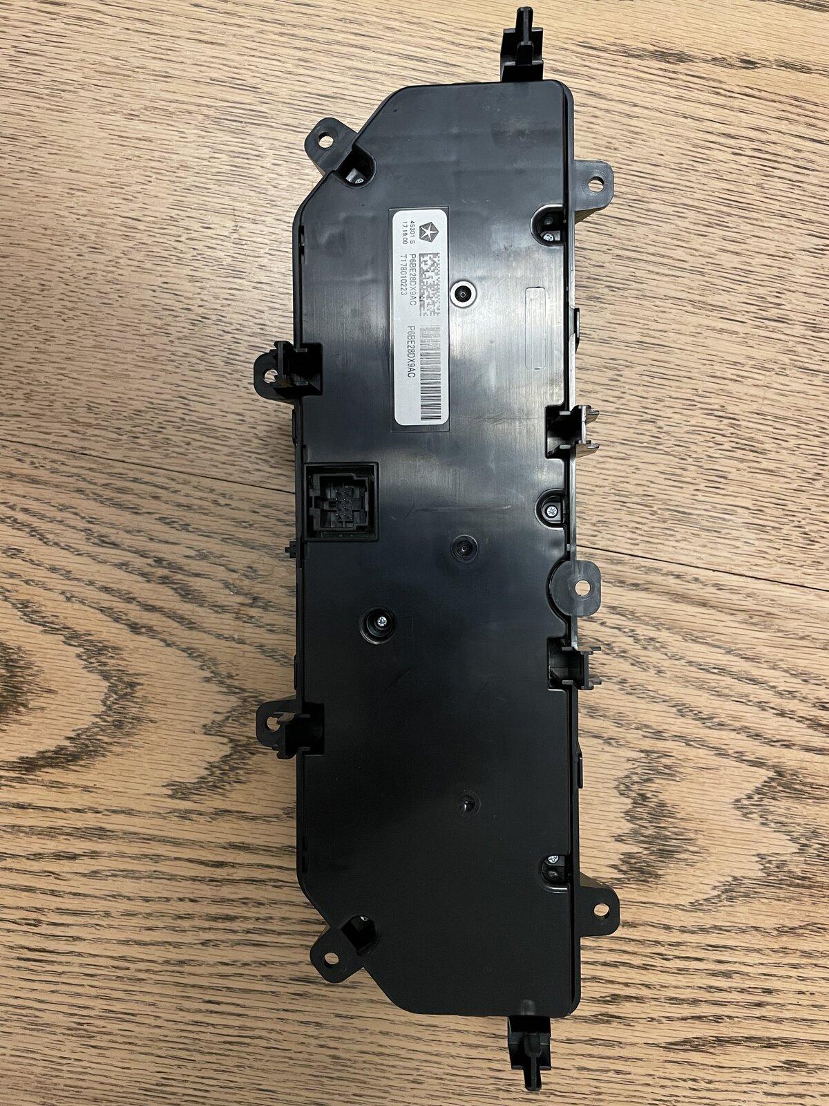 Jeep Gladiator HVAC Control - $160 obo 5770CFEF-4A4E-490C-B272-A9B90DD3B8B6