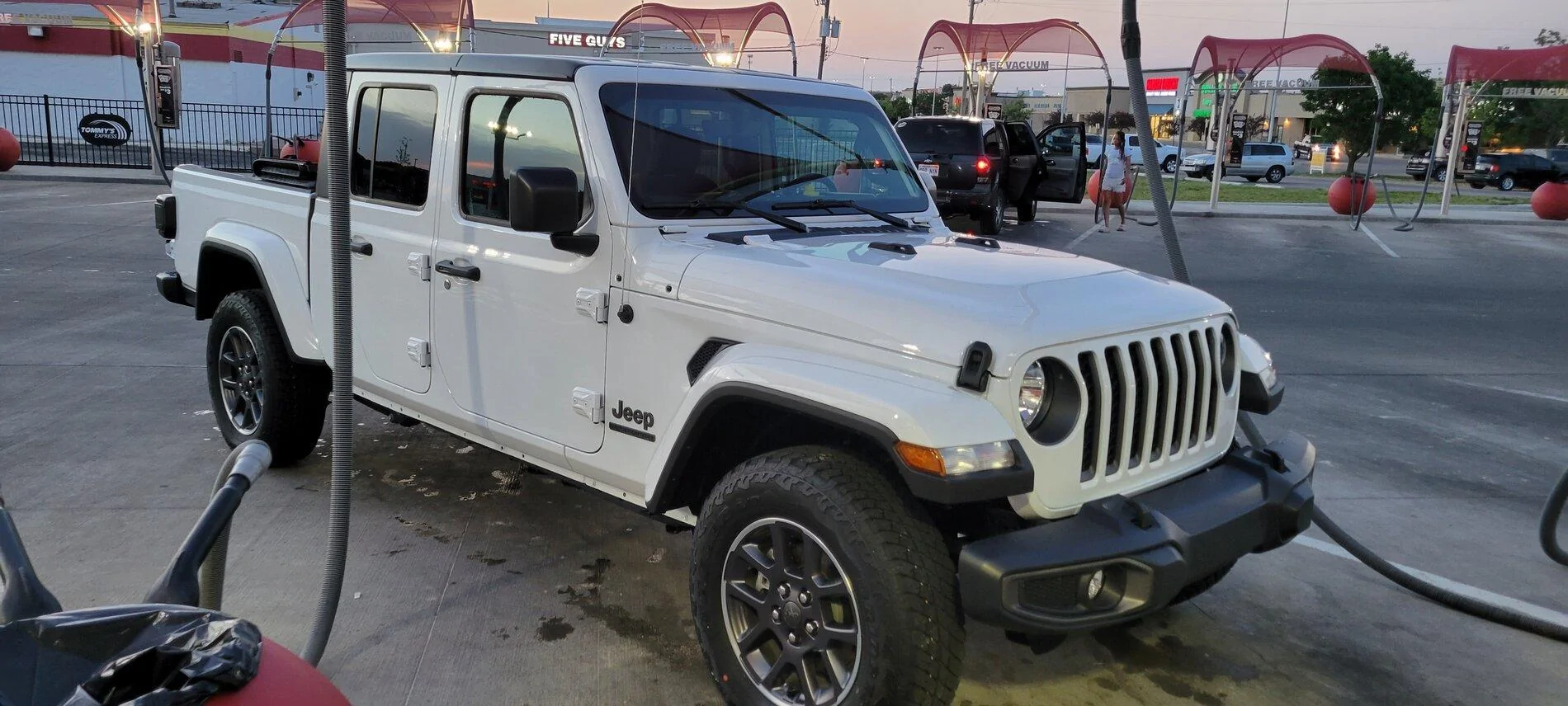 Jeep Gladiator BRIGHT WHITE Gladiator JT Club 20210615_210418