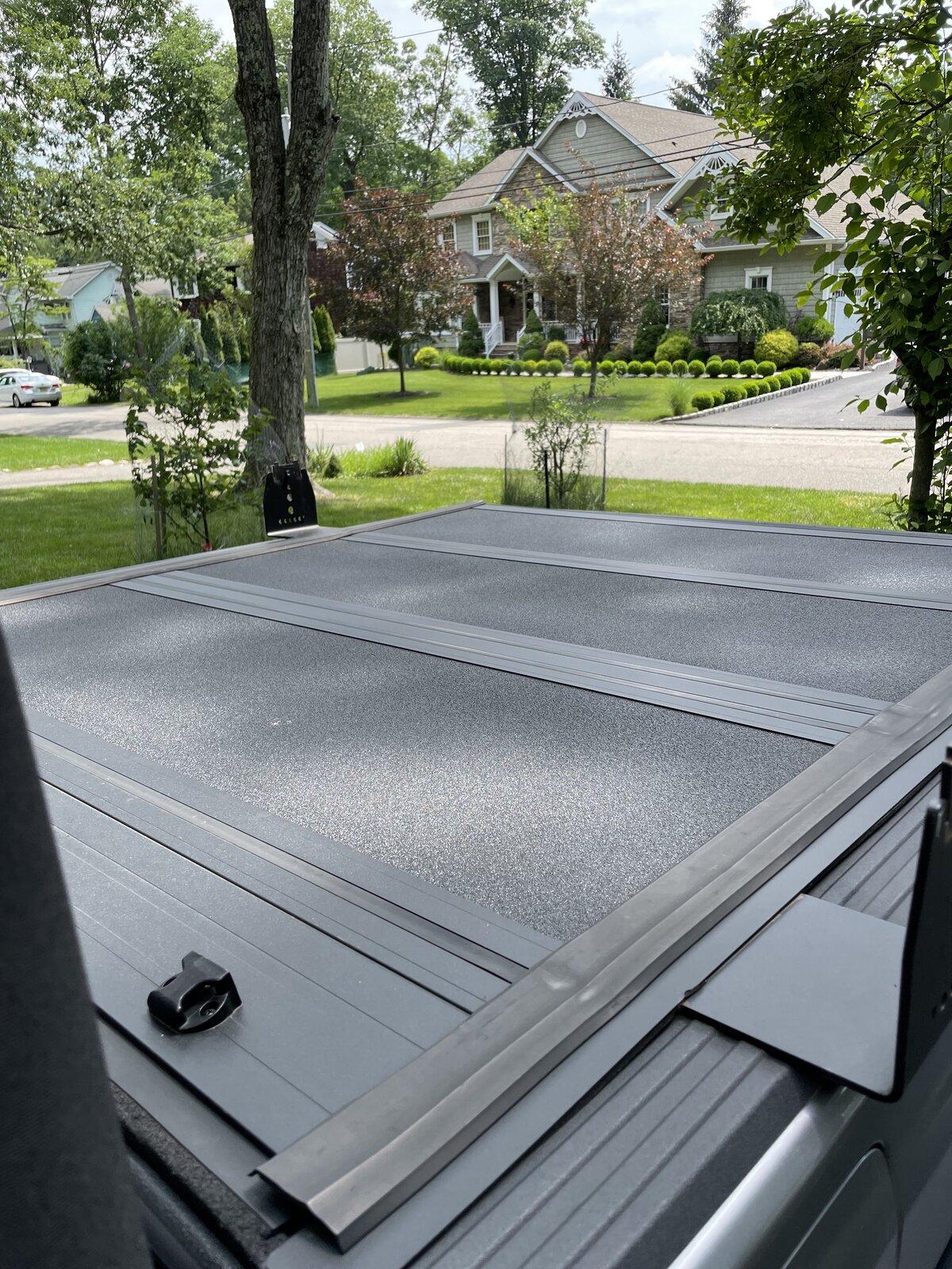 Jeep Gladiator Rugged Ridge Armis Hard Folding Tonneau Cover IMG_0278