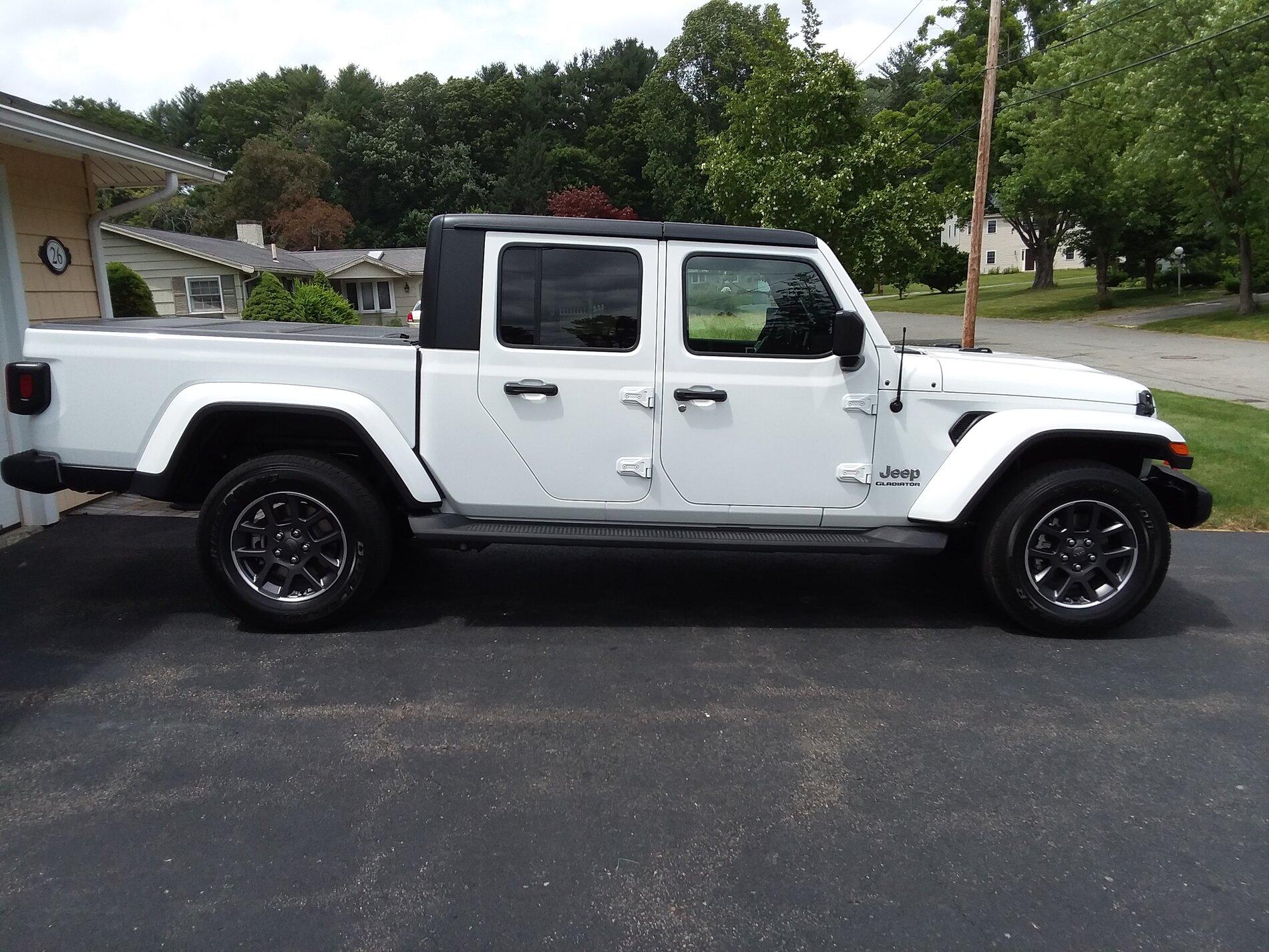 Jeep Gladiator Brand new White Gladiator 20210621_135615