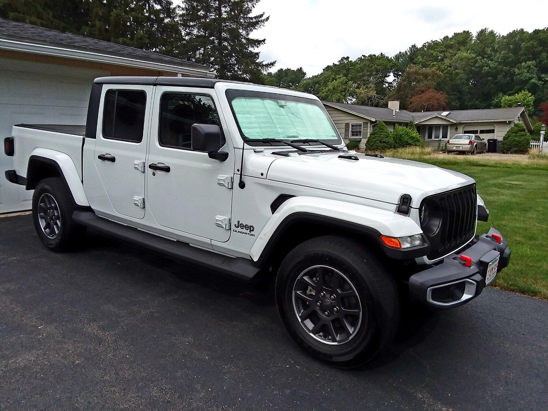 Jeep Gladiator Brand new White Gladiator 20210621_140038