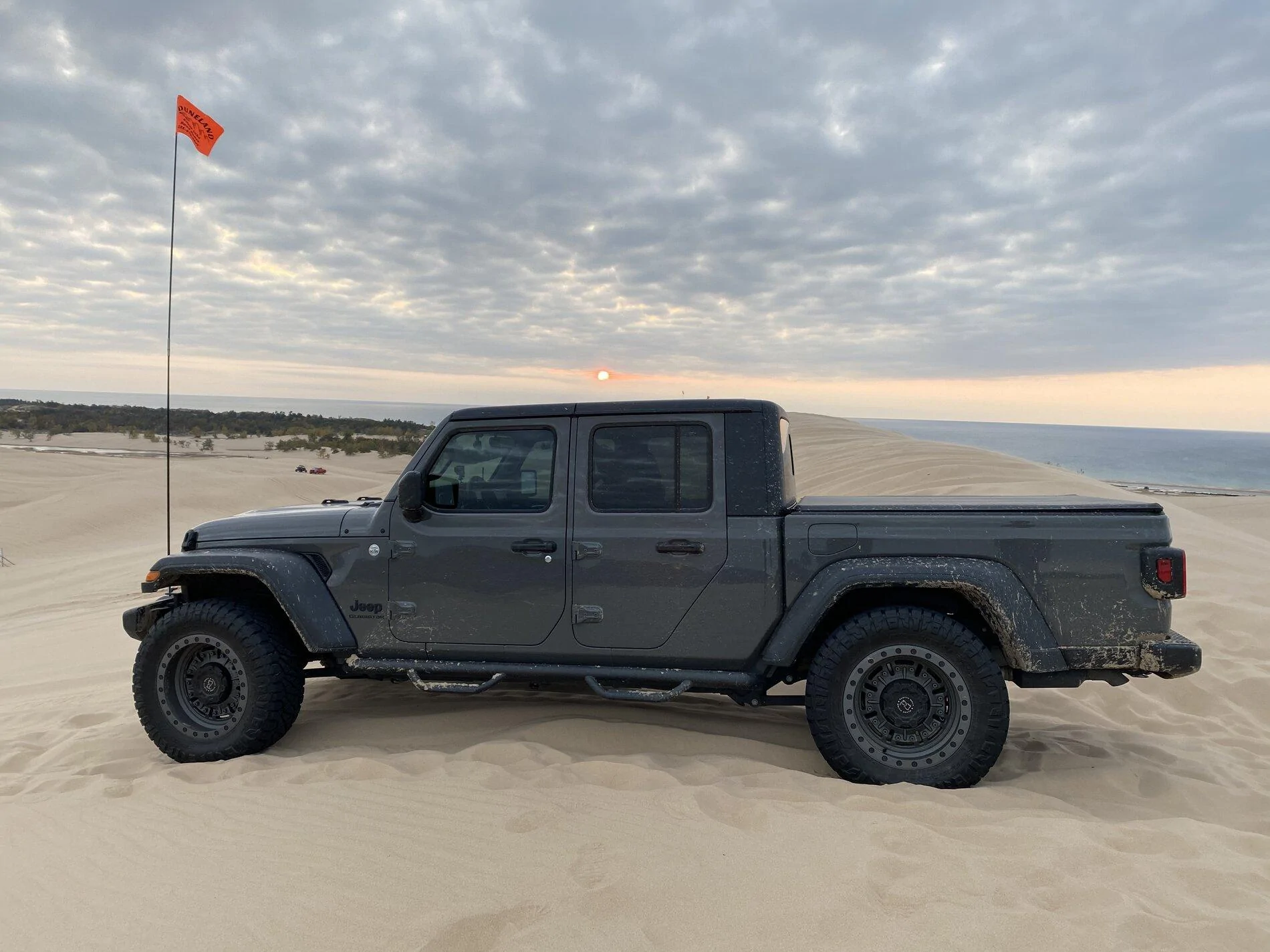 Jeep Gladiator 35's on 20" wheels pic request 075C135A-F351-4B1E-B5F0-E58FBC7BB36D