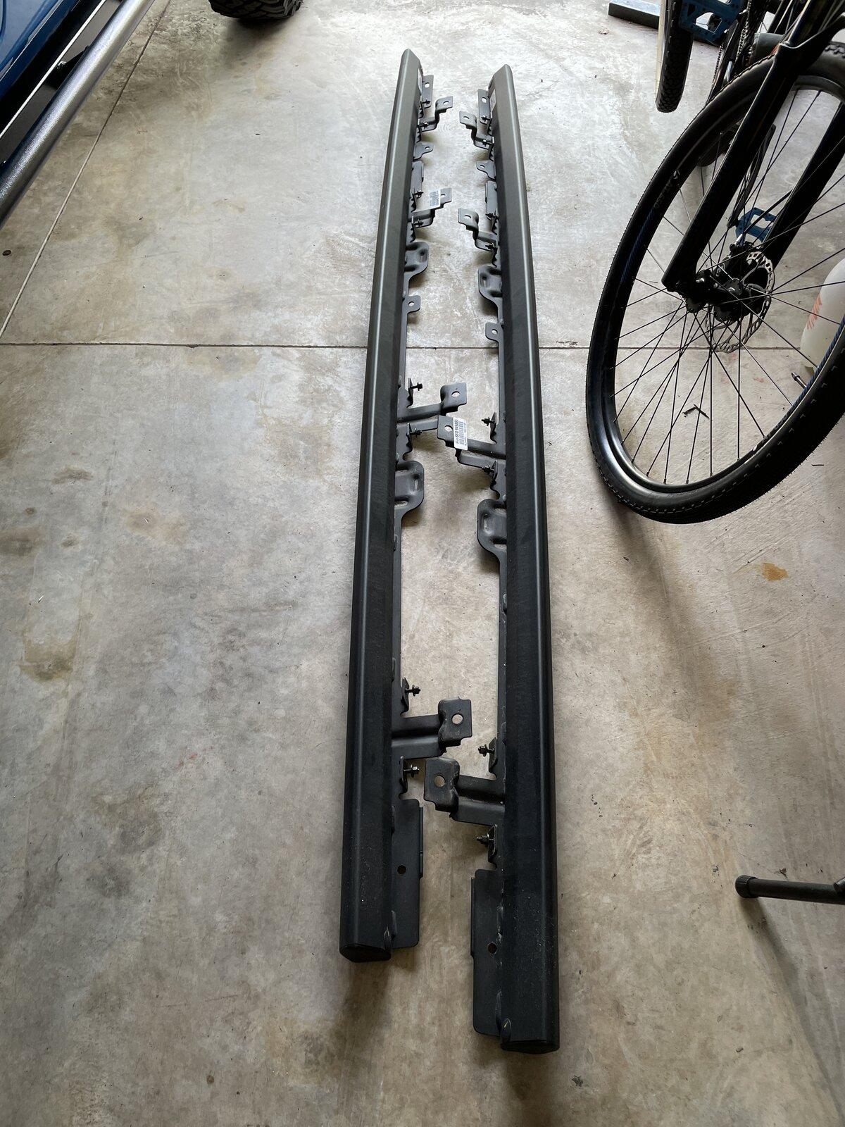 Jeep Gladiator Rubicon/Mojave rails just shy of new 8200FD45-BBC6-48DB-AE1C-C88C0E7D7CEF