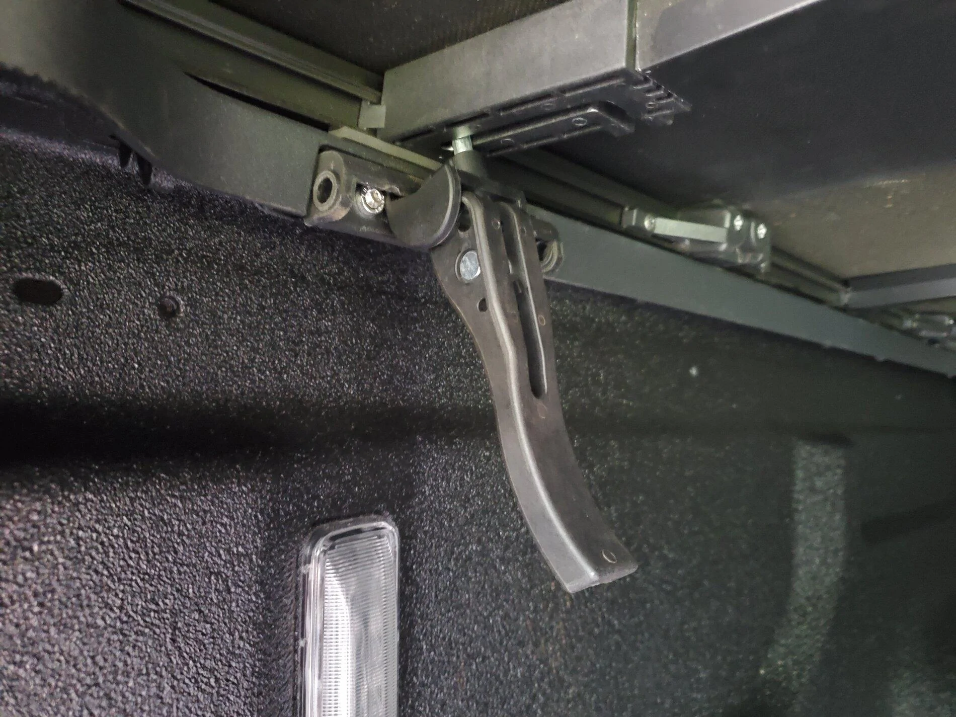 Jeep Gladiator Universal bed cover brackets 20210621_181539