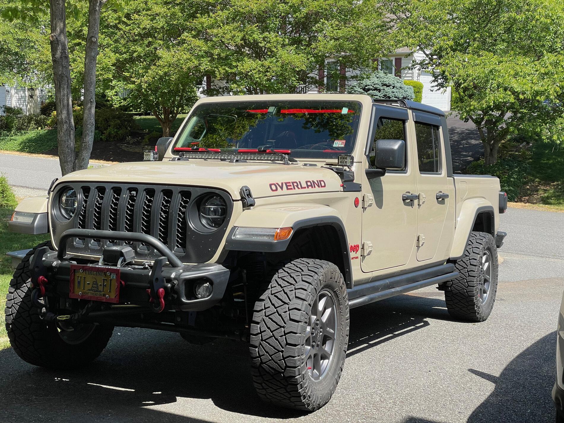 Jeep Gladiator "Accent color" trend? IMG_0292