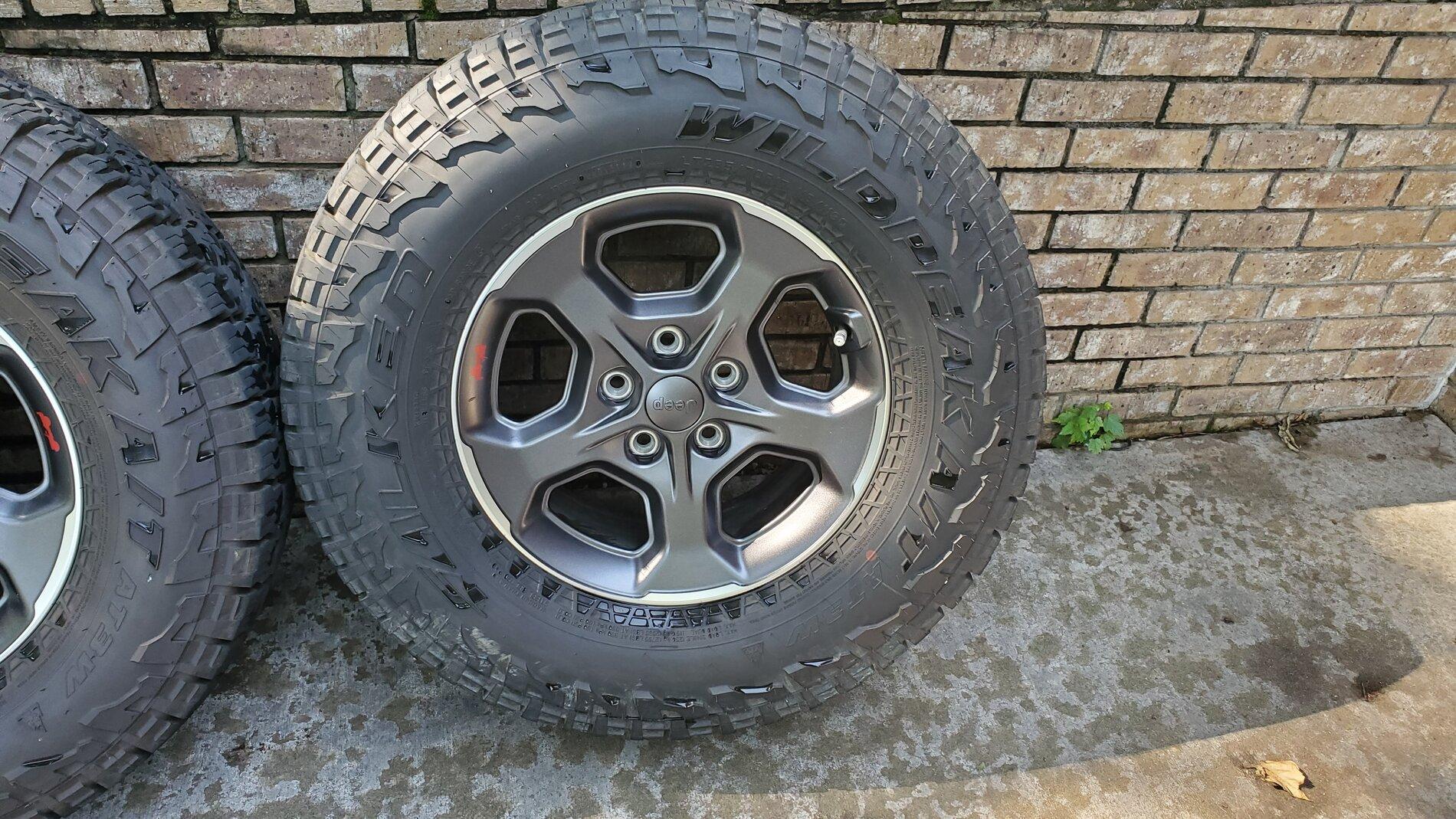 Jeep Gladiator 2020 Rubicon Take Offs, Set of four (4) - 17" Granite Crystal Wheels with Falken AT 33s (LT285/70R17) 20210619_164049