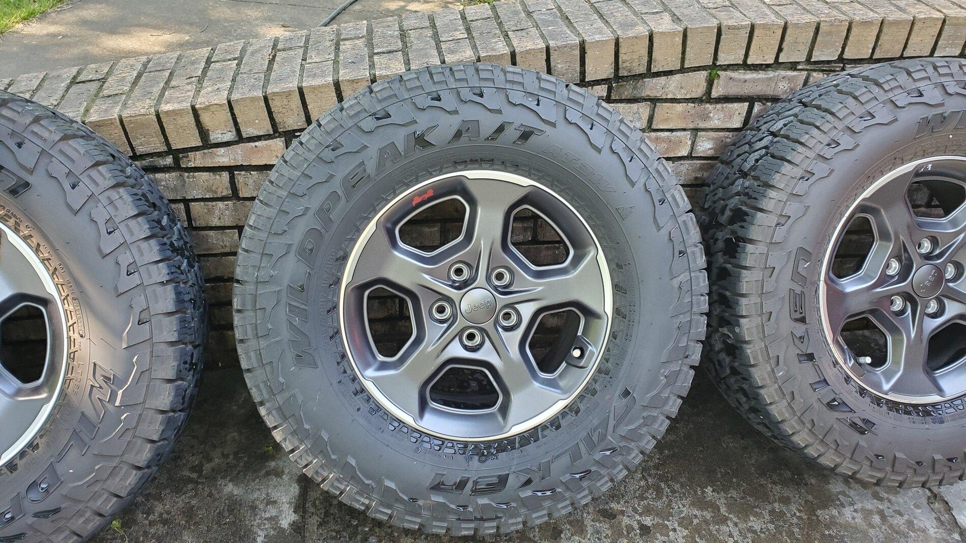 Jeep Gladiator 2020 Rubicon Take Offs, Set of four (4) - 17" Granite Crystal Wheels with Falken AT 33s (LT285/70R17) 20210619_164039