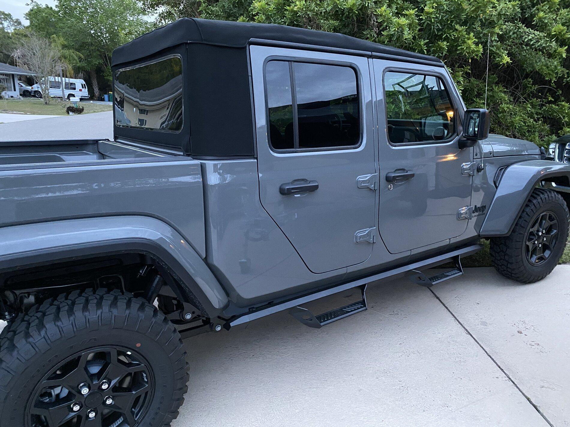 Jeep Gladiator Help with side step selection 3C41CCB1-9E74-4250-A7FD-868AFF05F33D