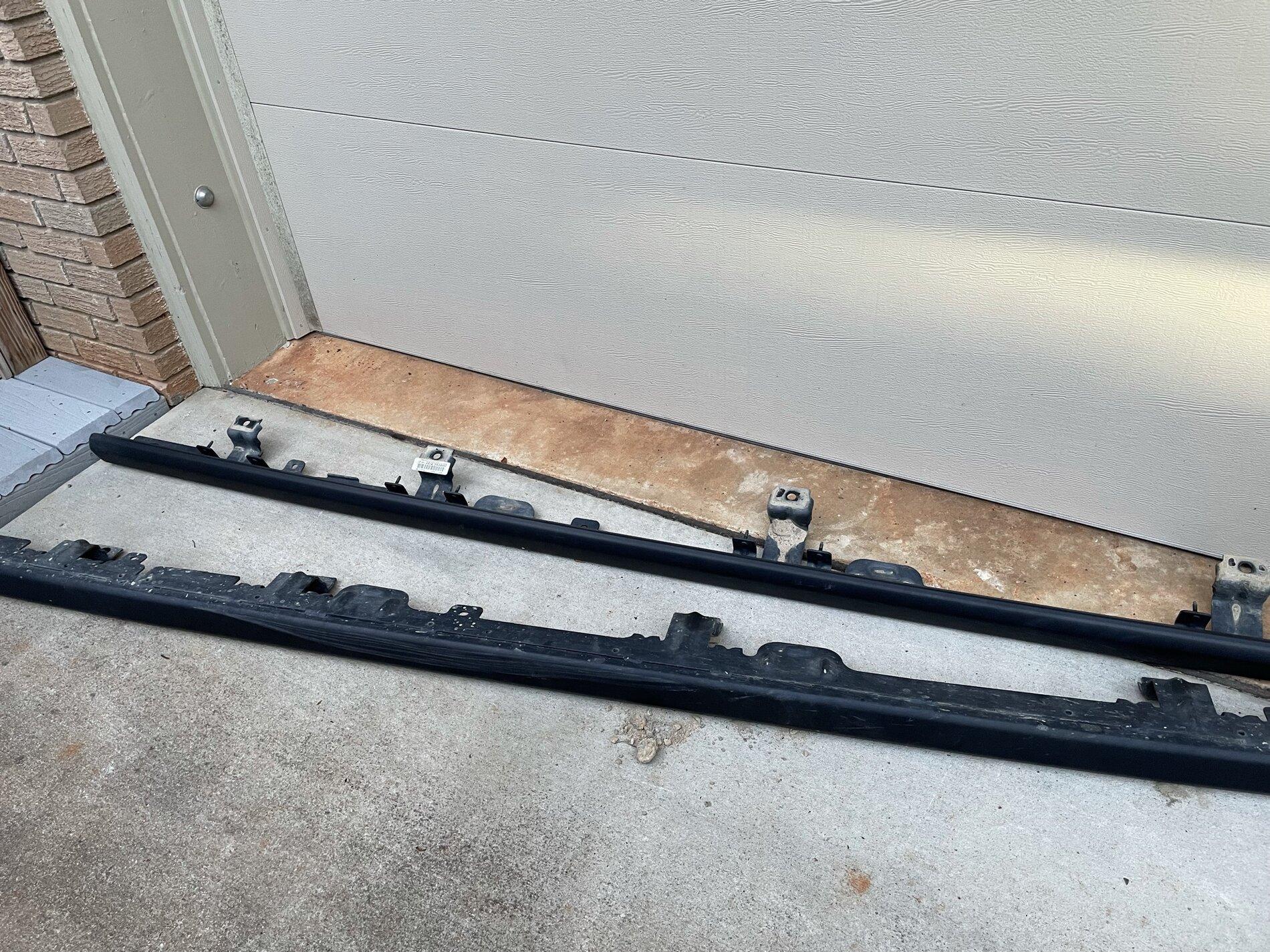 Jeep Gladiator OEM sliders from my Mojave E6267E72-7024-4ABF-AC25-A4CD6BDAFC88