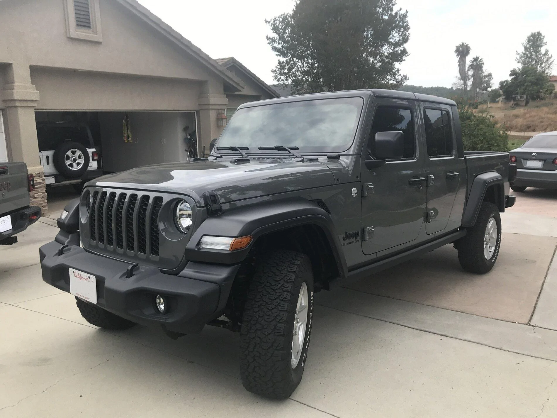 Jeep Gladiator 2020 Sport S D0E72C5C-04B7-46AA-9A28-C2BBECEEC2F5