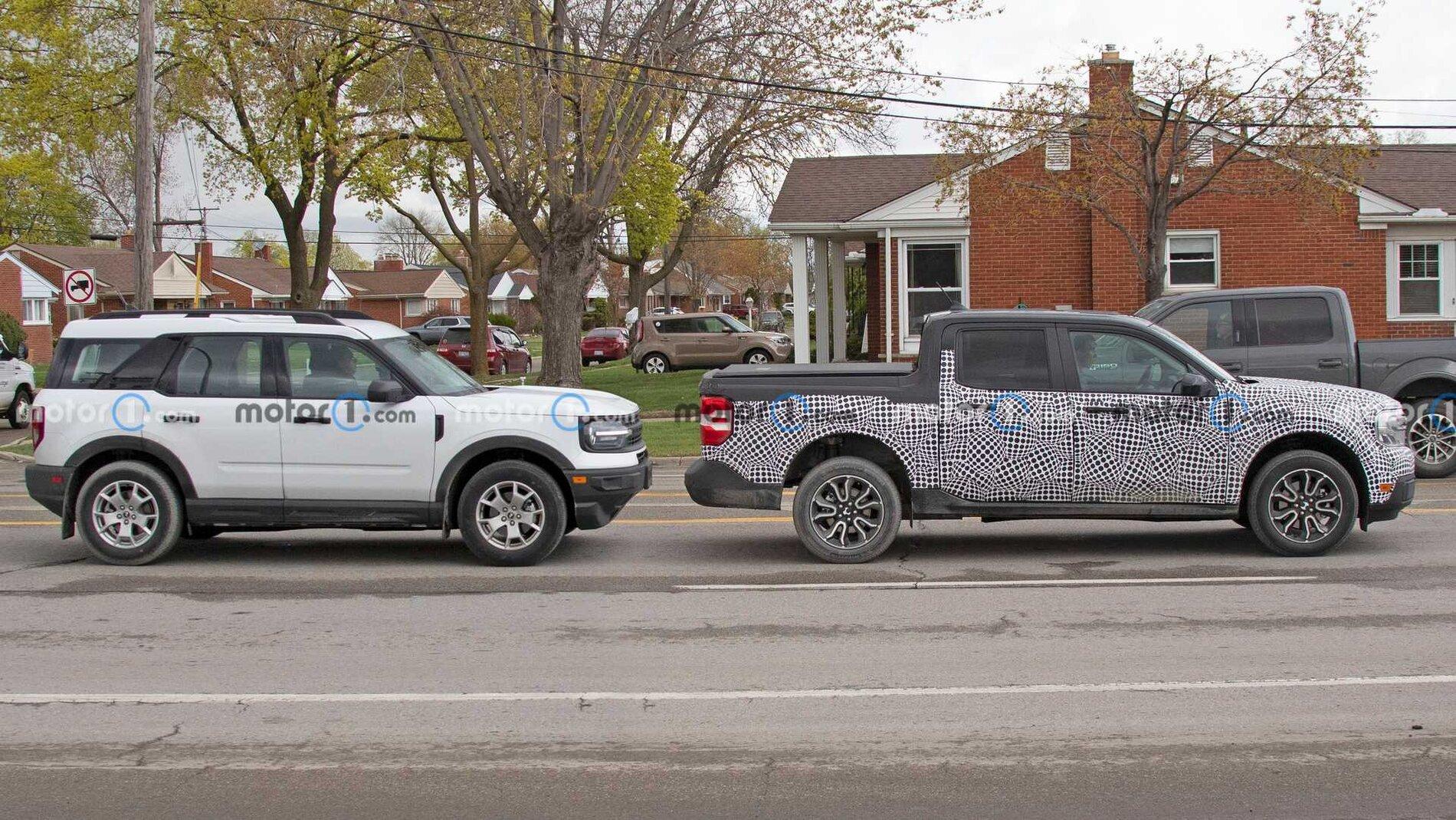 Jeep Gladiator Bronco looks legit ford-maverick-compared-to-bronco-sport-spy-shots-side