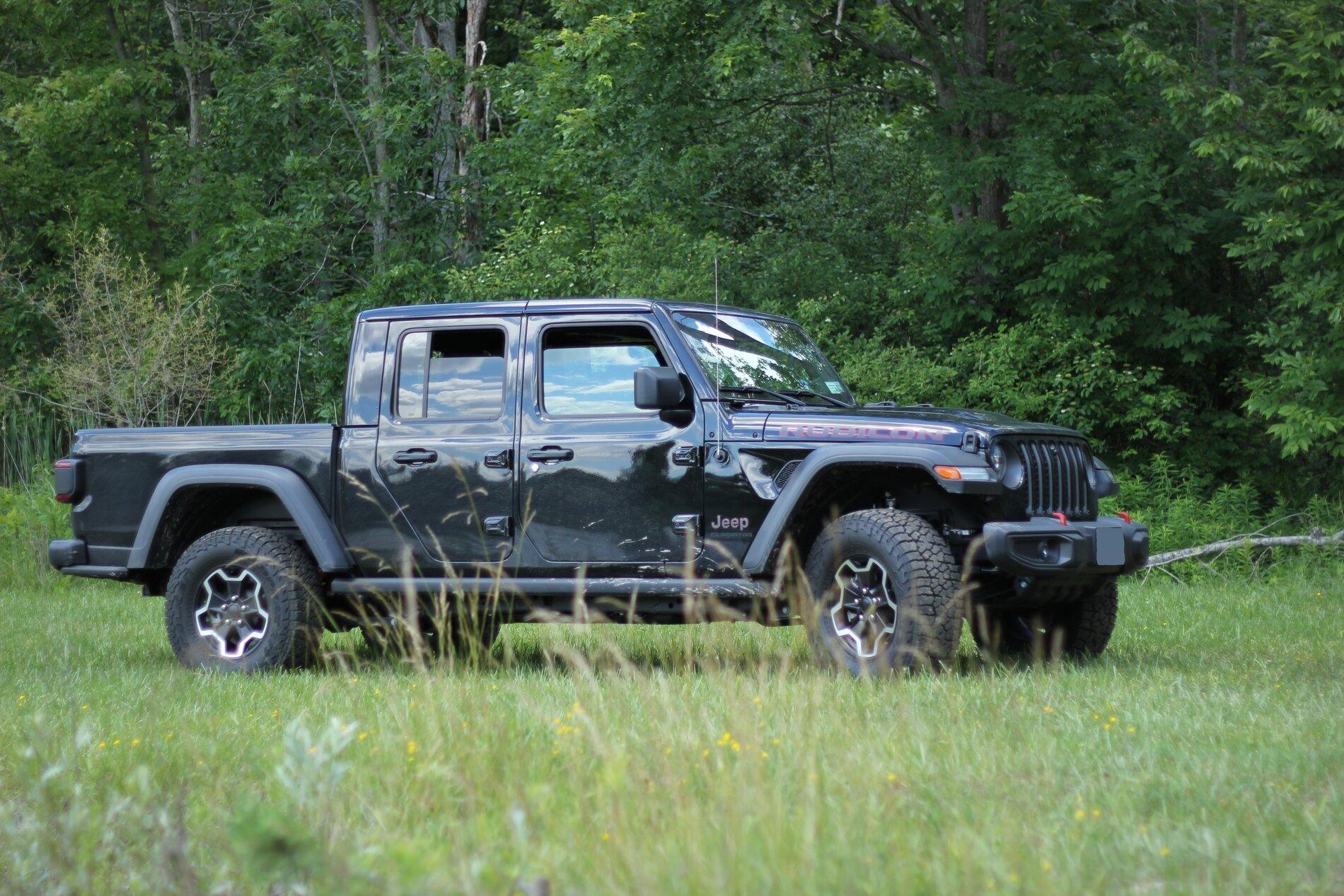 Jeep Gladiator BLACK Gladiator JT Club Blackbear