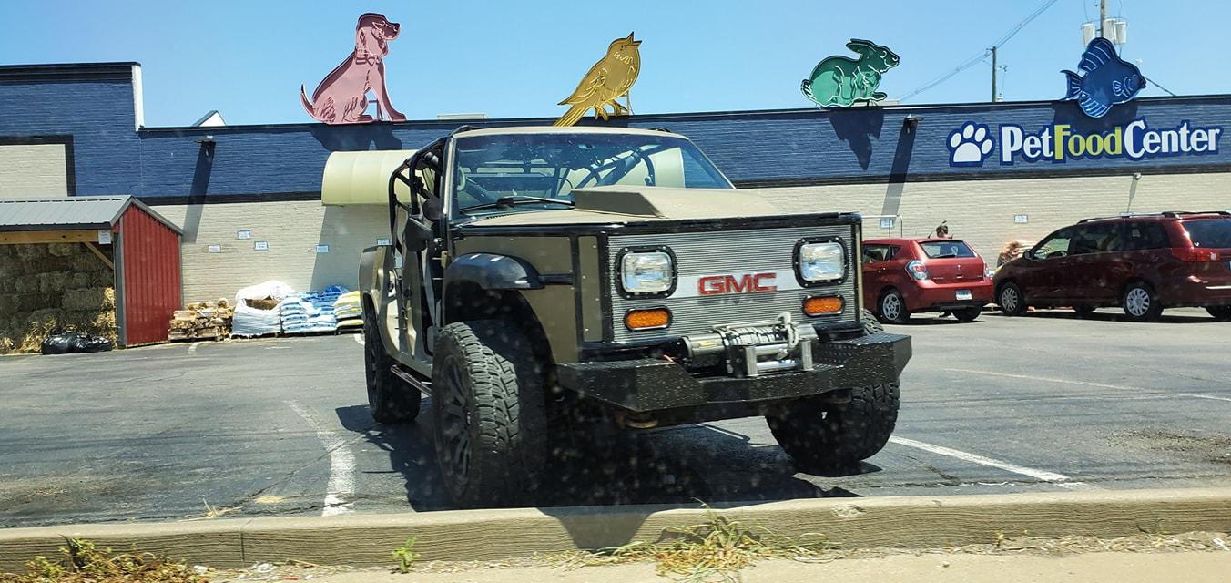 Jeep Gladiator Versus whatever this thing is... 206573599_10161083307854148_2750798092990039008_n