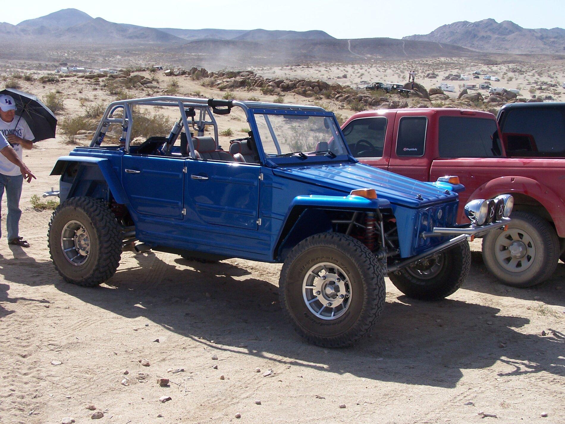 Jeep Gladiator Versus whatever this thing is... 1624553849019