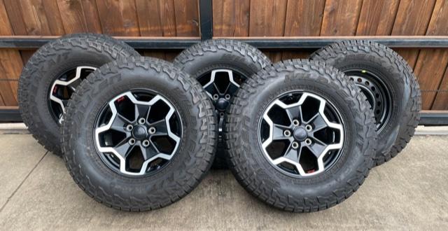 Jeep Gladiator WTS Jeep Gladiator Take Offs - OEM set of 5 wheels and tires Jeep Wheels 1