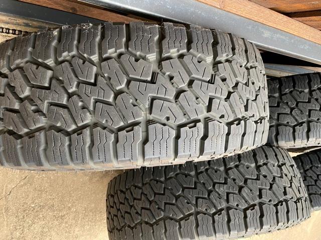 Jeep Gladiator WTS Jeep Gladiator Take Offs - OEM set of 5 wheels and tires Jeep Tire 3