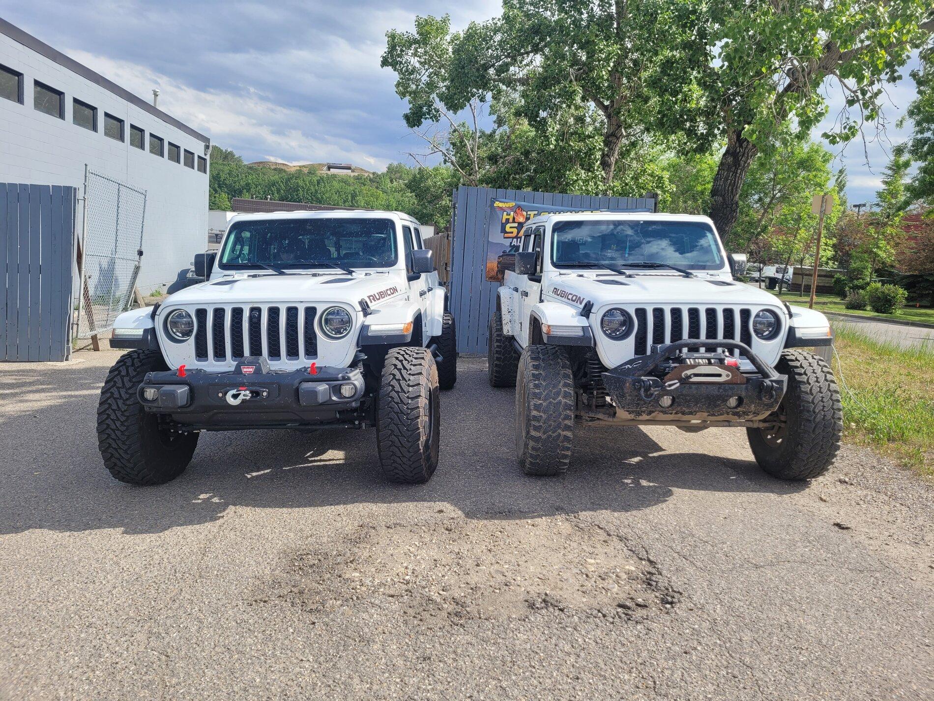 Jeep Gladiator Jeeps Parking Next To Jeeps 20210623_165850