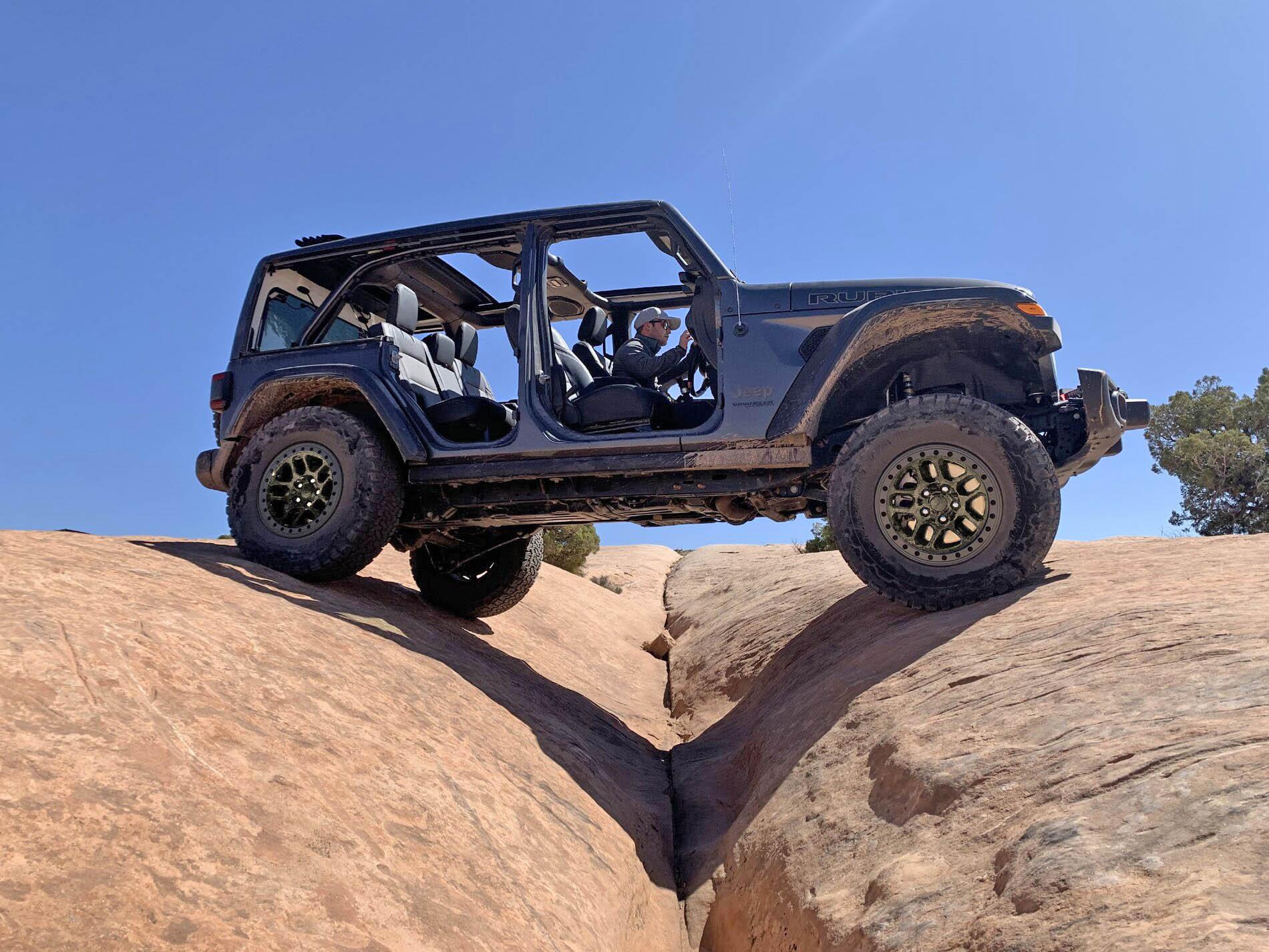 Jeep Gladiator Jeep Announces Wrangler Xtreme Recon Package jp021_617wrkn9gk52guk33ejpa2et0h3dj5r-
