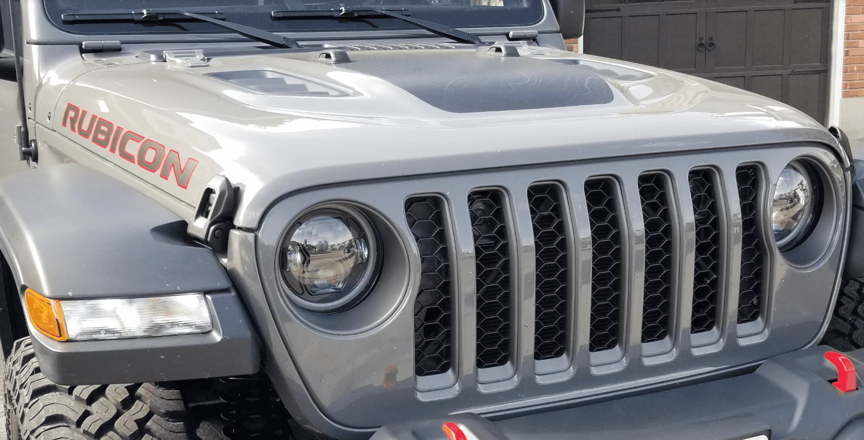 Jeep Gladiator Recommendation (especially Mojave owners) to deal with annoying hood glare 1624650547547
