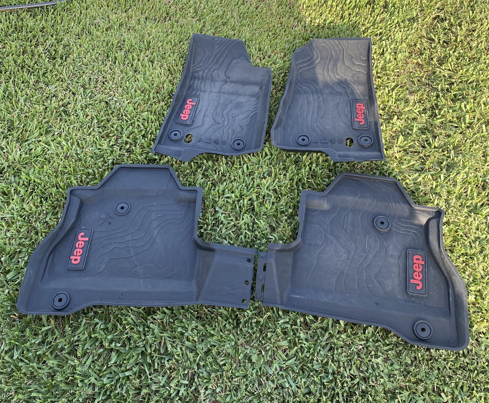 Jeep Gladiator Mopar All Weather Mats, like new 10BDB9A9-E835-4E73-BAB1-8E729BD9D6A5