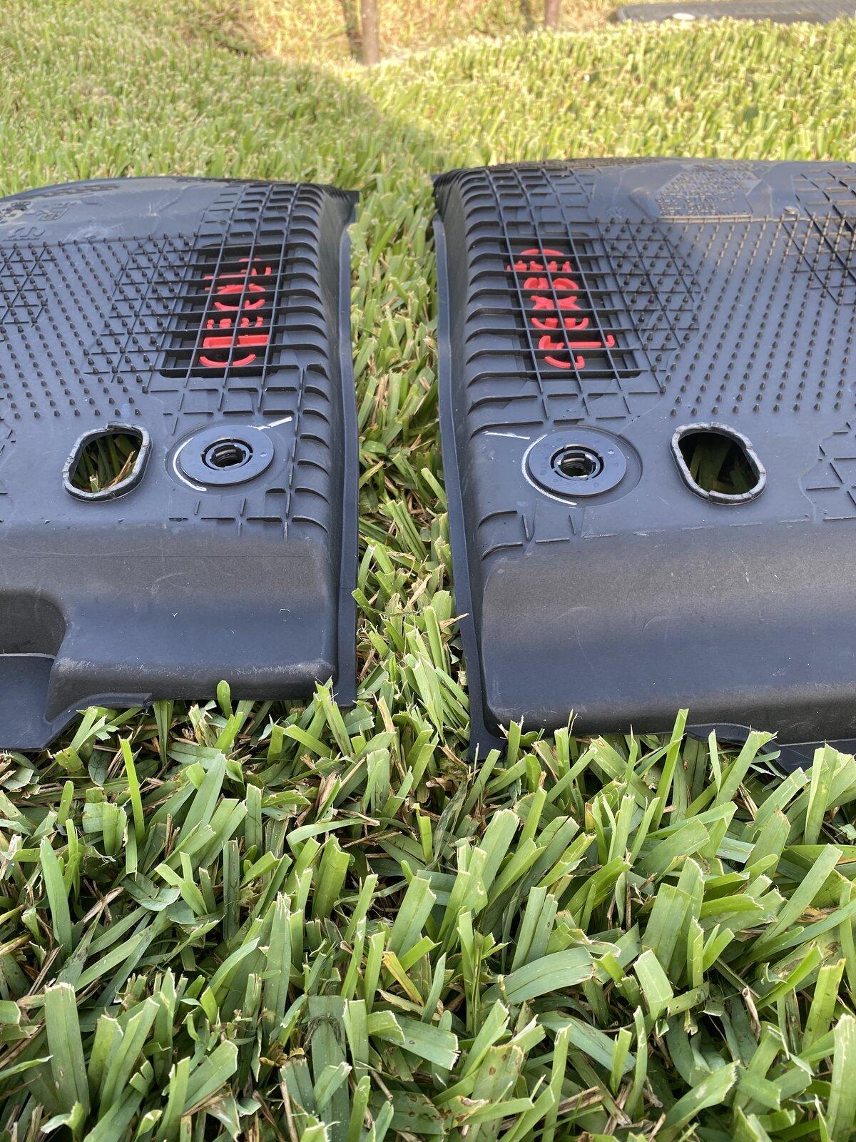 Jeep Gladiator Mopar All Weather Mats, like new 80236CF8-0249-40BC-89BE-AD75D28C42FA