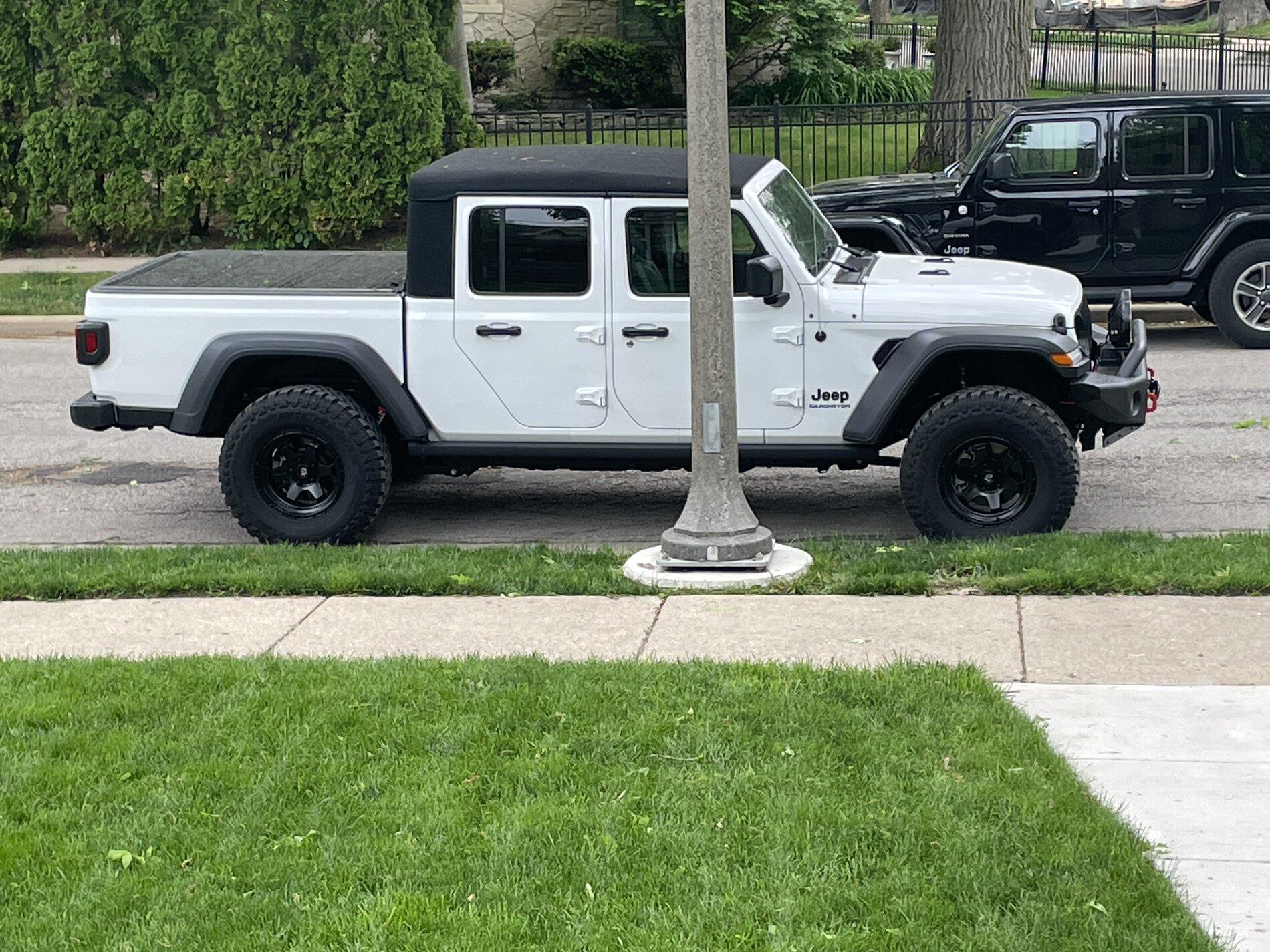 Jeep Gladiator 1.5 level or mopar lift with 35’s? 0D88F5DC-8282-4125-8855-FF489A7CE7ED