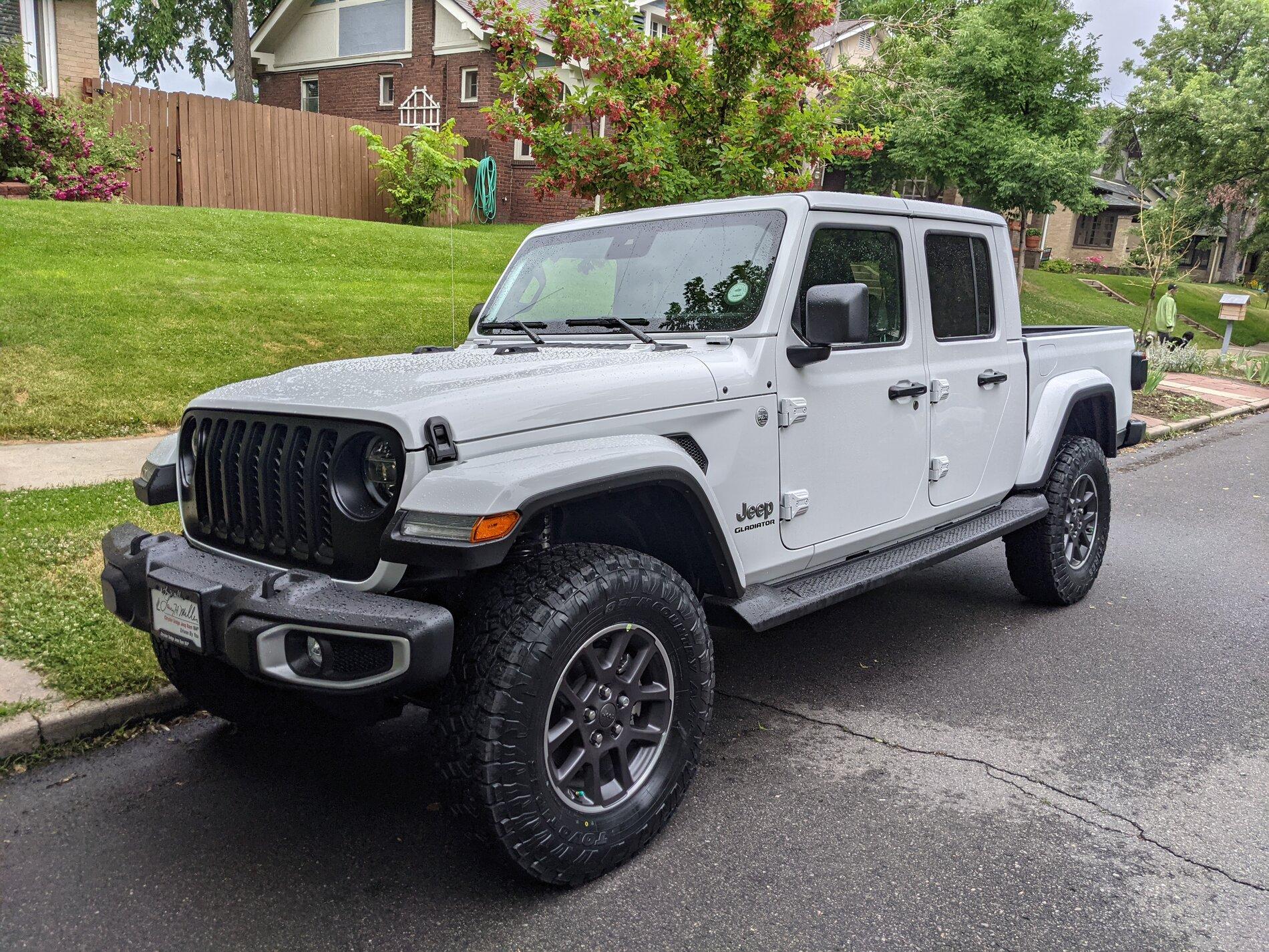 Jeep Gladiator BRIGHT WHITE Gladiator JT Club PXL_20210625_234034856.MP