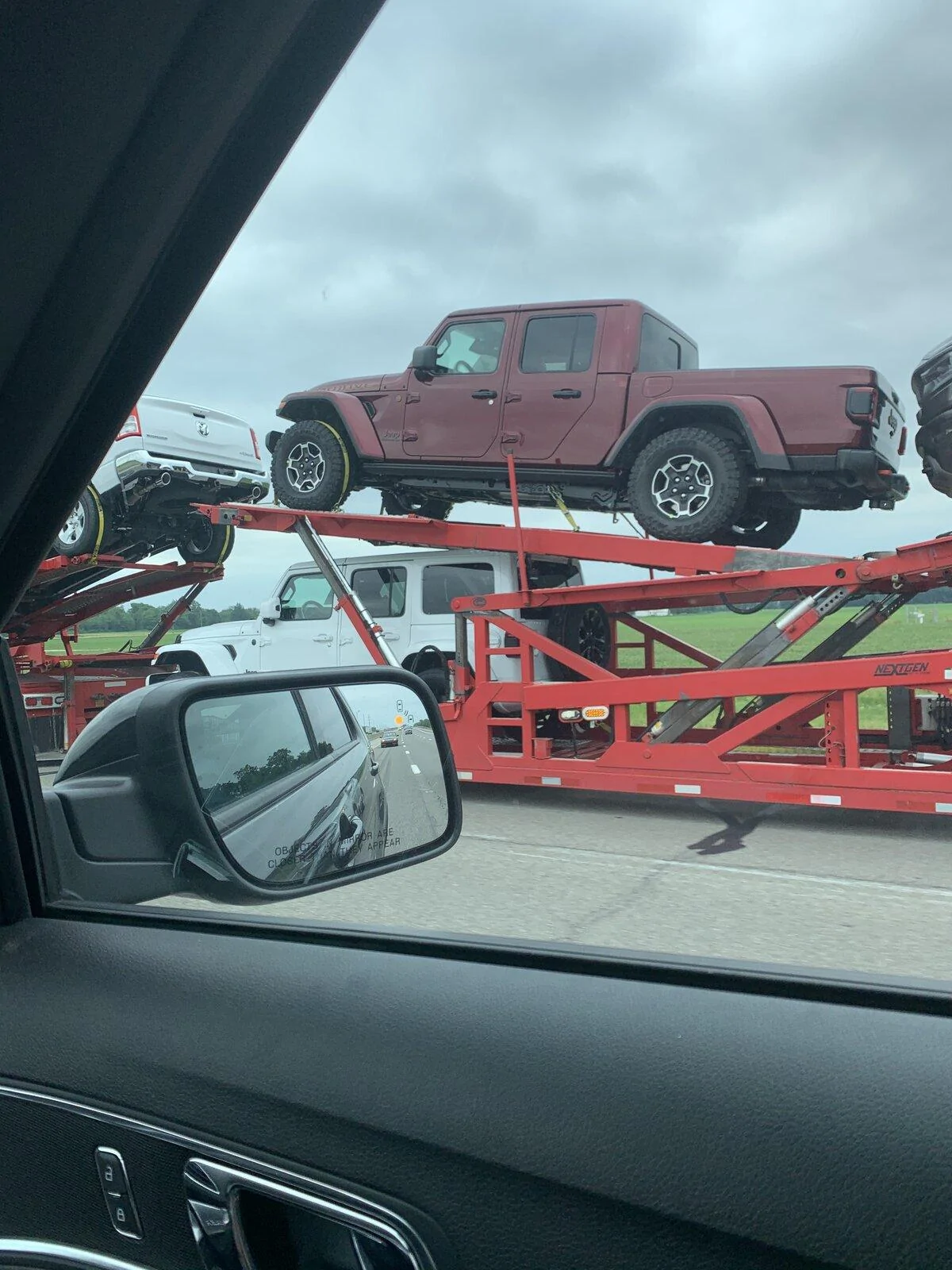 Jeep Gladiator Driving past Toledo 05FE9292-76FC-404D-A7A6-E88D283EC889