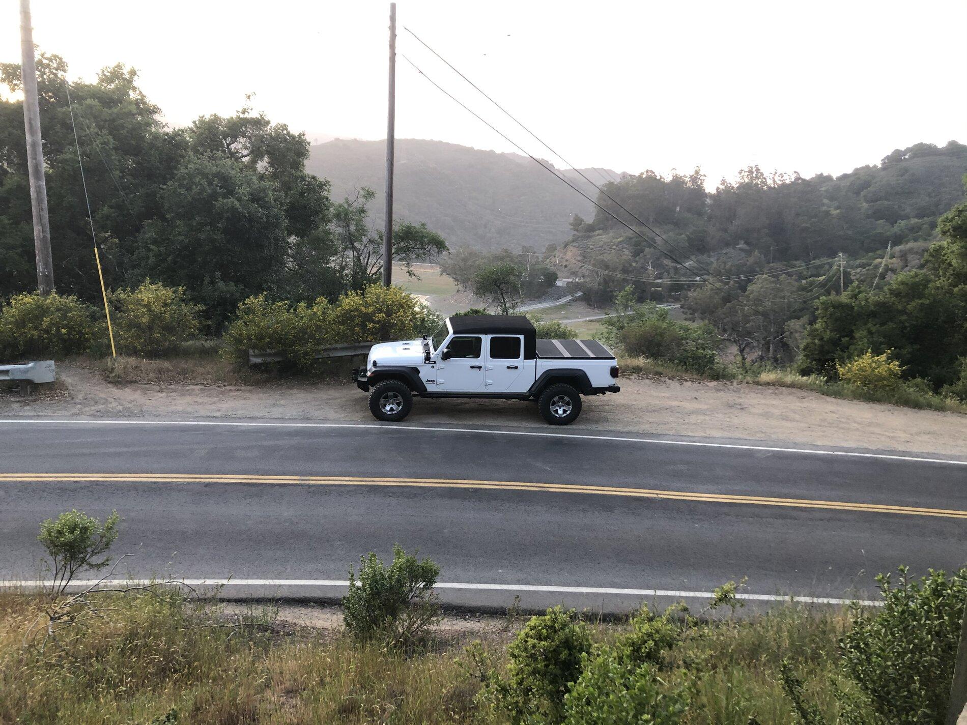 Jeep Gladiator Greg’s white JT max tow 8B952583-7070-452C-8904-F10B04F6FEB6