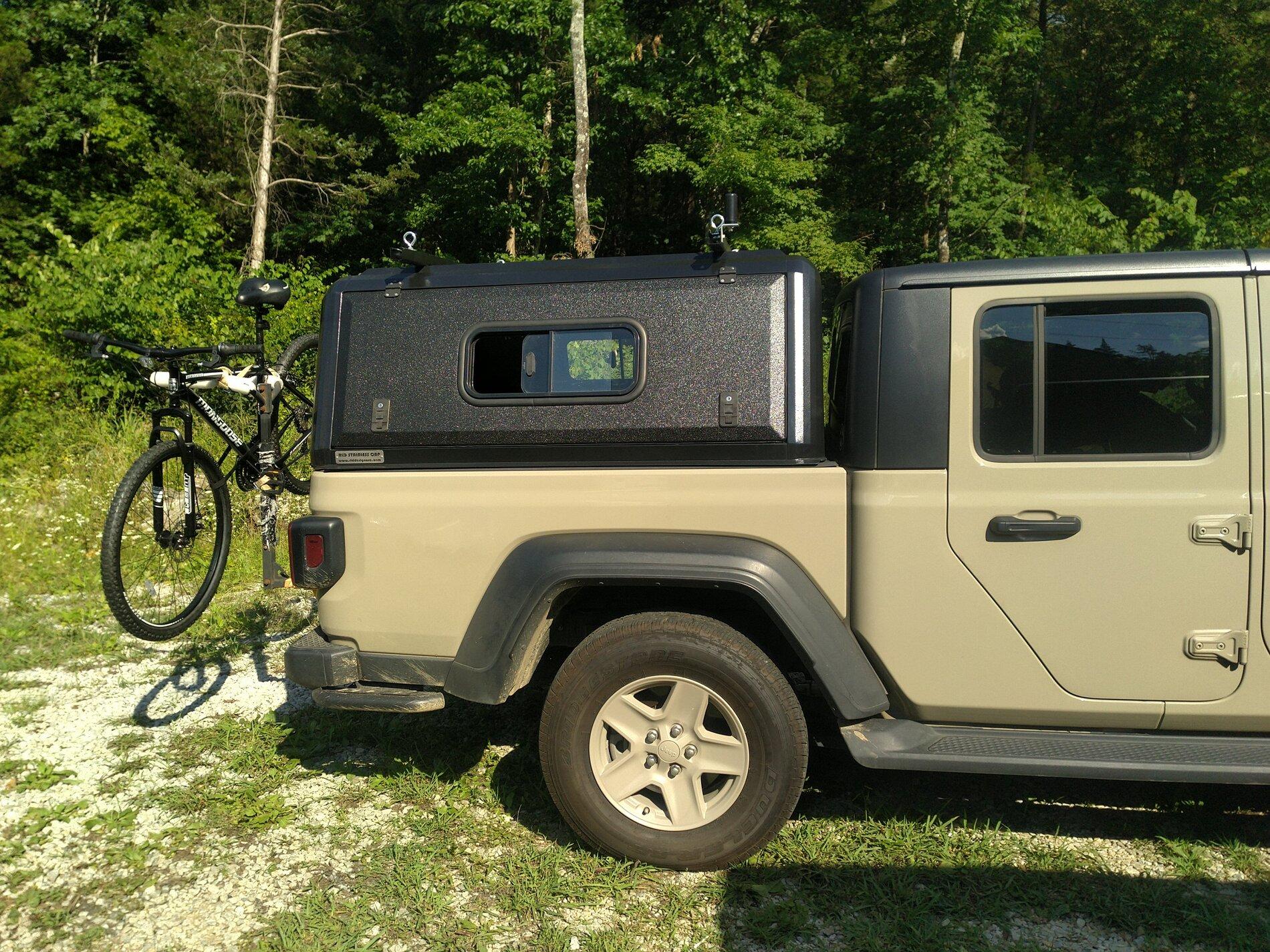 Jeep Gladiator Any runners or bikers on here 16247445667795720299224425438010