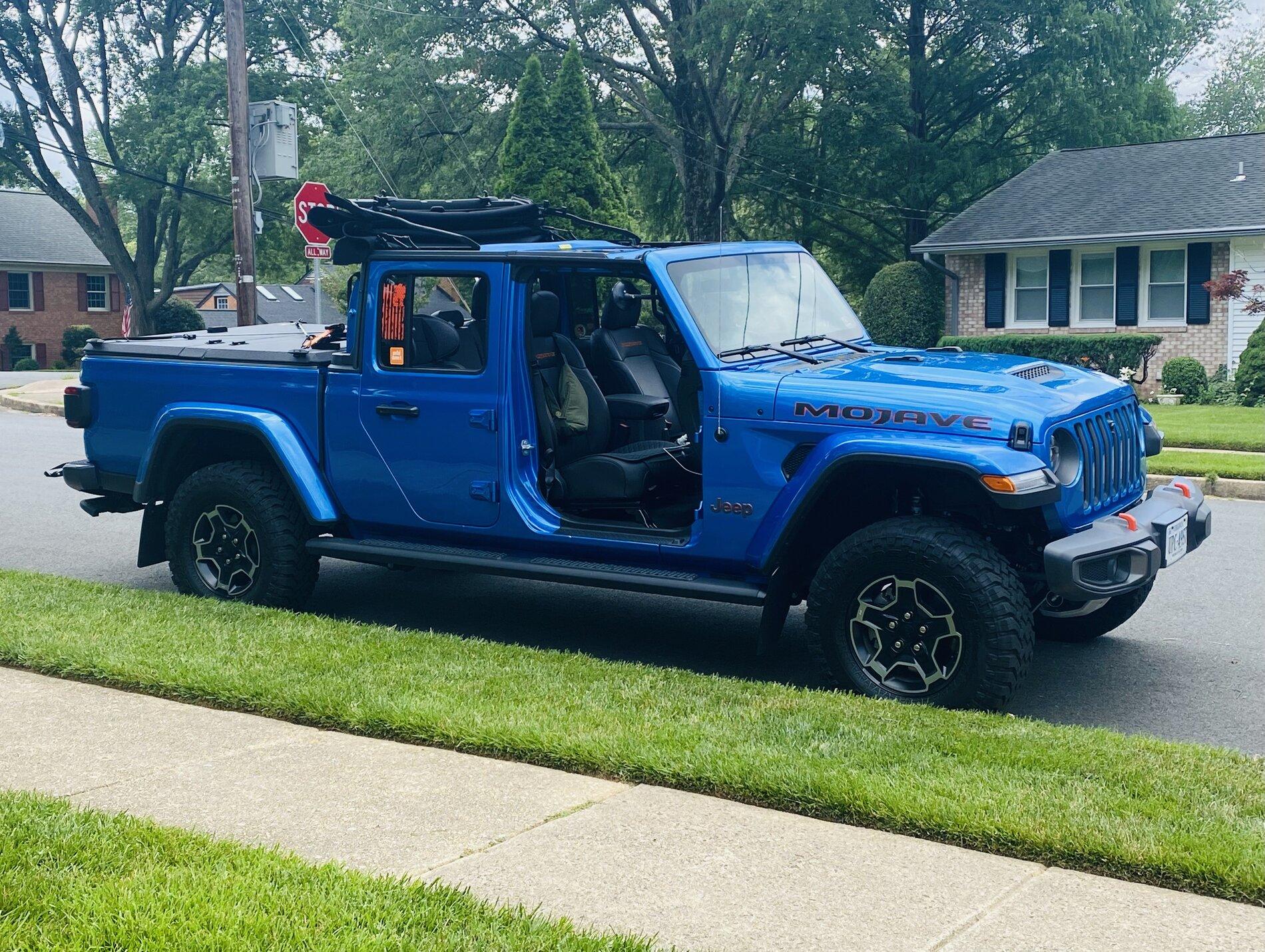 Jeep Gladiator Who rolls like this?? 2C453D1E-162A-466B-B7BC-6110CC742B87