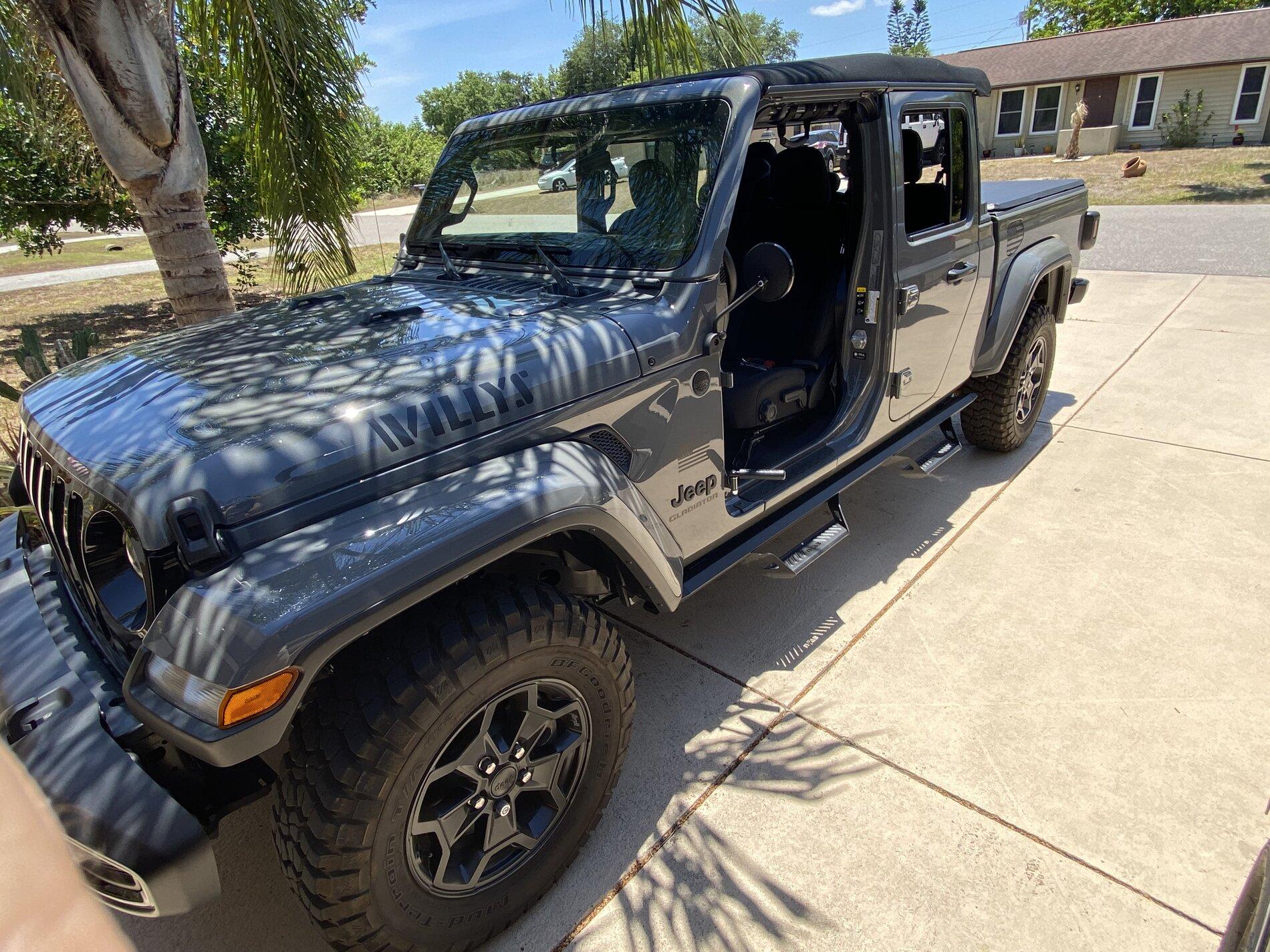 Jeep Gladiator Who rolls like this?? D7CDA3A9-AF28-472D-ACBC-B5AF02608A5D