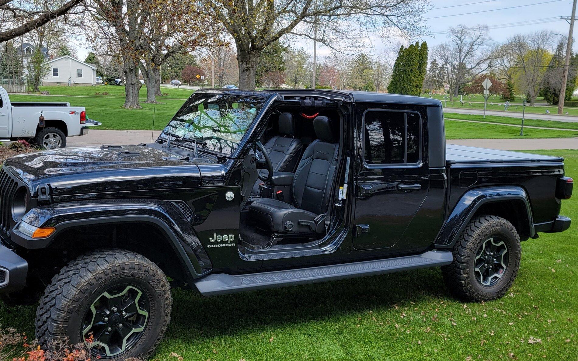 Jeep Gladiator Who rolls like this?? 20210418_124940