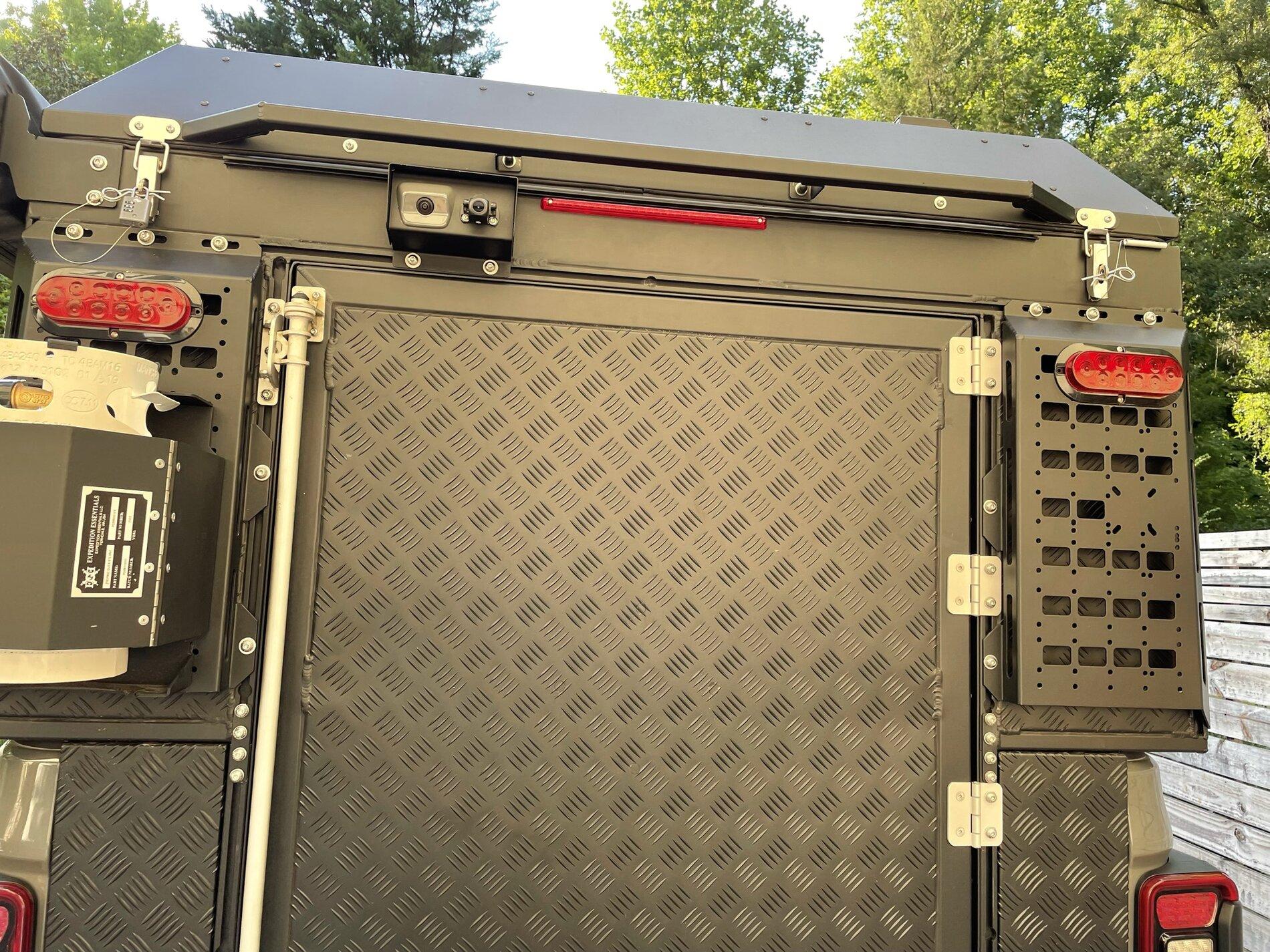 Jeep Gladiator Alu-Cab Canopy Camper 2E502F85-50F9-40C0-8875-2679612CC664