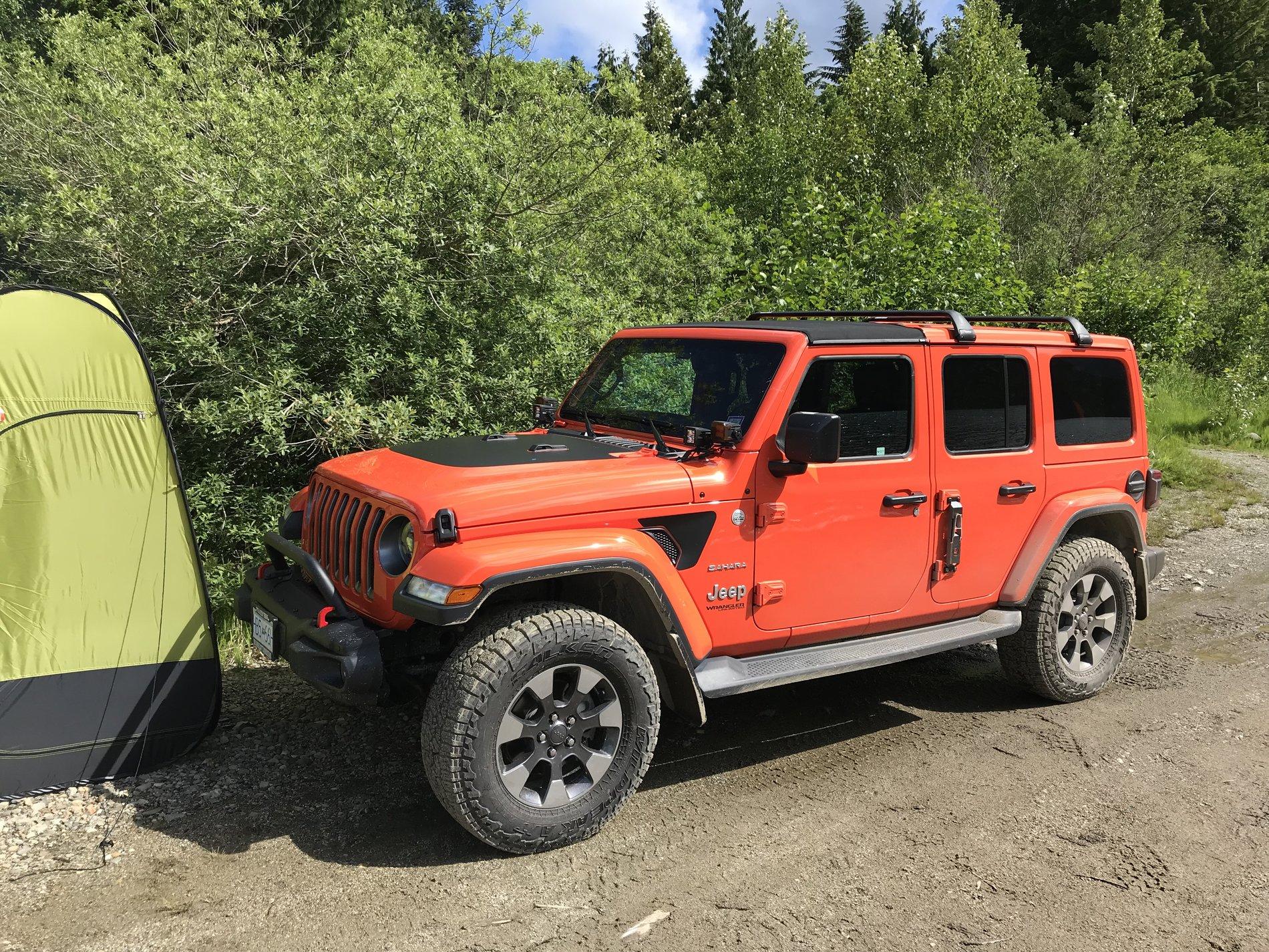 Jeep Gladiator Stock Overland on 275/70/18 or 285/65/18 tires? 1624822421978