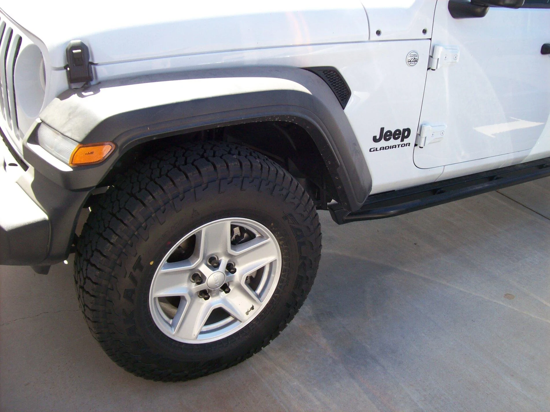 Jeep Gladiator Bigger Tires on Stock Wheels 101_1725