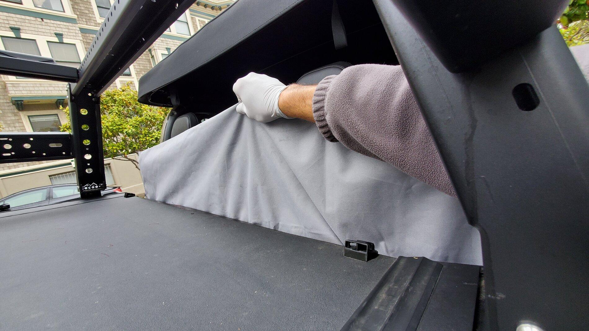 Jeep Gladiator Soft top window storage tip. 20210627_075143