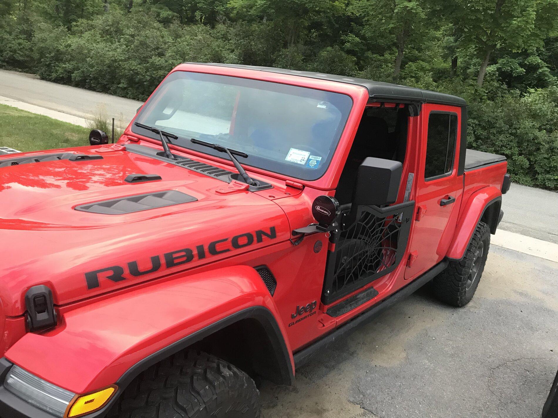Jeep Gladiator Who rolls like this?? 2D492F9C-68F6-4474-B995-CA9C9ABBC990