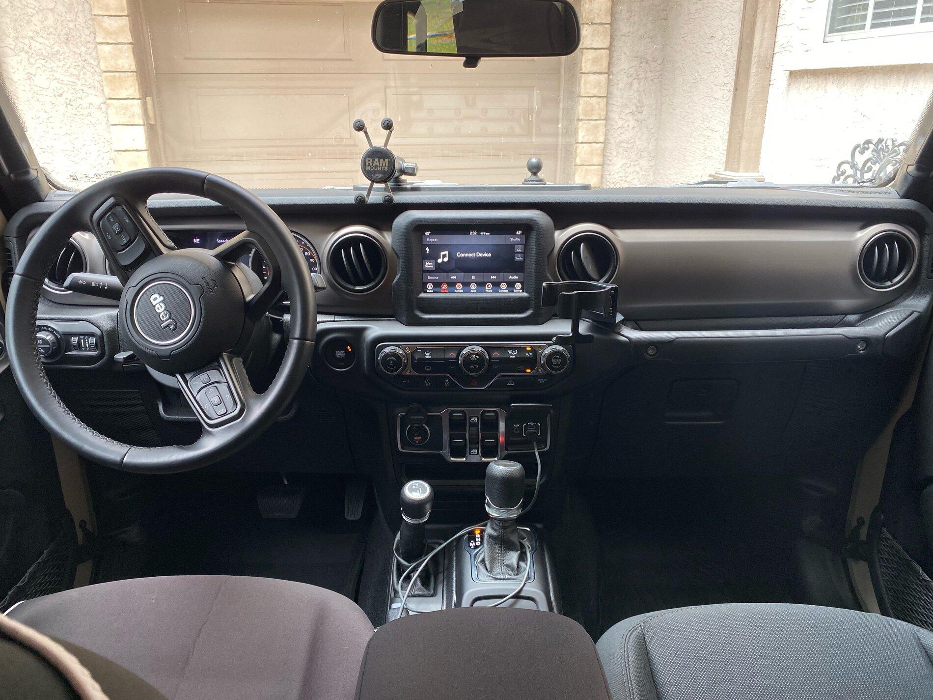 Jeep Gladiator 2020 Jeep Gladiator Sport S Gobi 13k miles IMG_2296.JPG