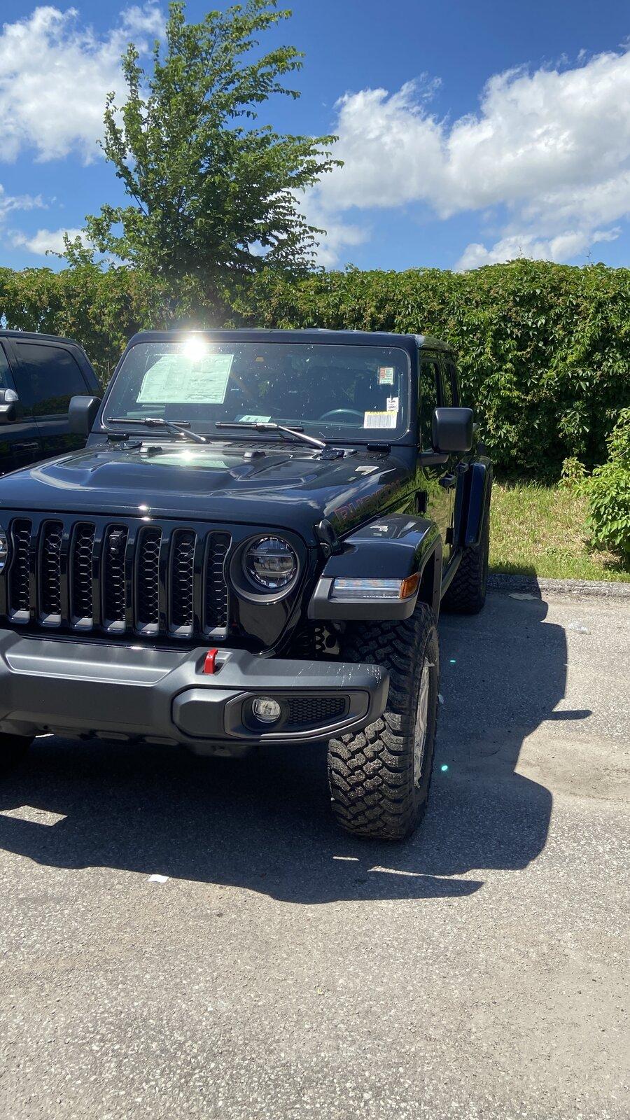 Jeep Gladiator Gladiator Window Sticker and Build Sheet Order Tracking 199A1F57-EA0F-4913-BAE8-12FB2EB11164