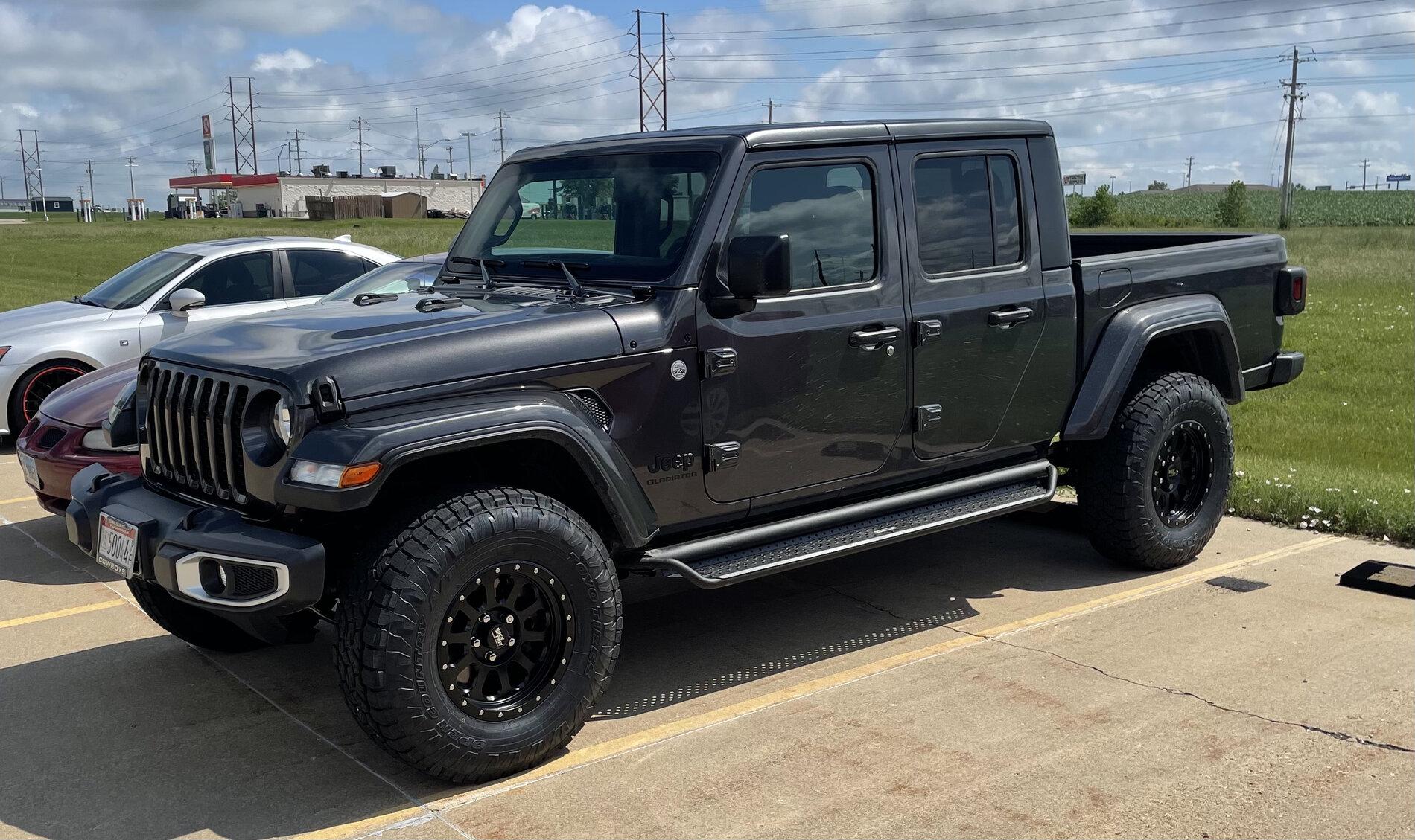 Jeep Gladiator GRANITE CRYSTAL JT Gladiator Club E60862AF-8984-4963-8570-FC477BF817E1