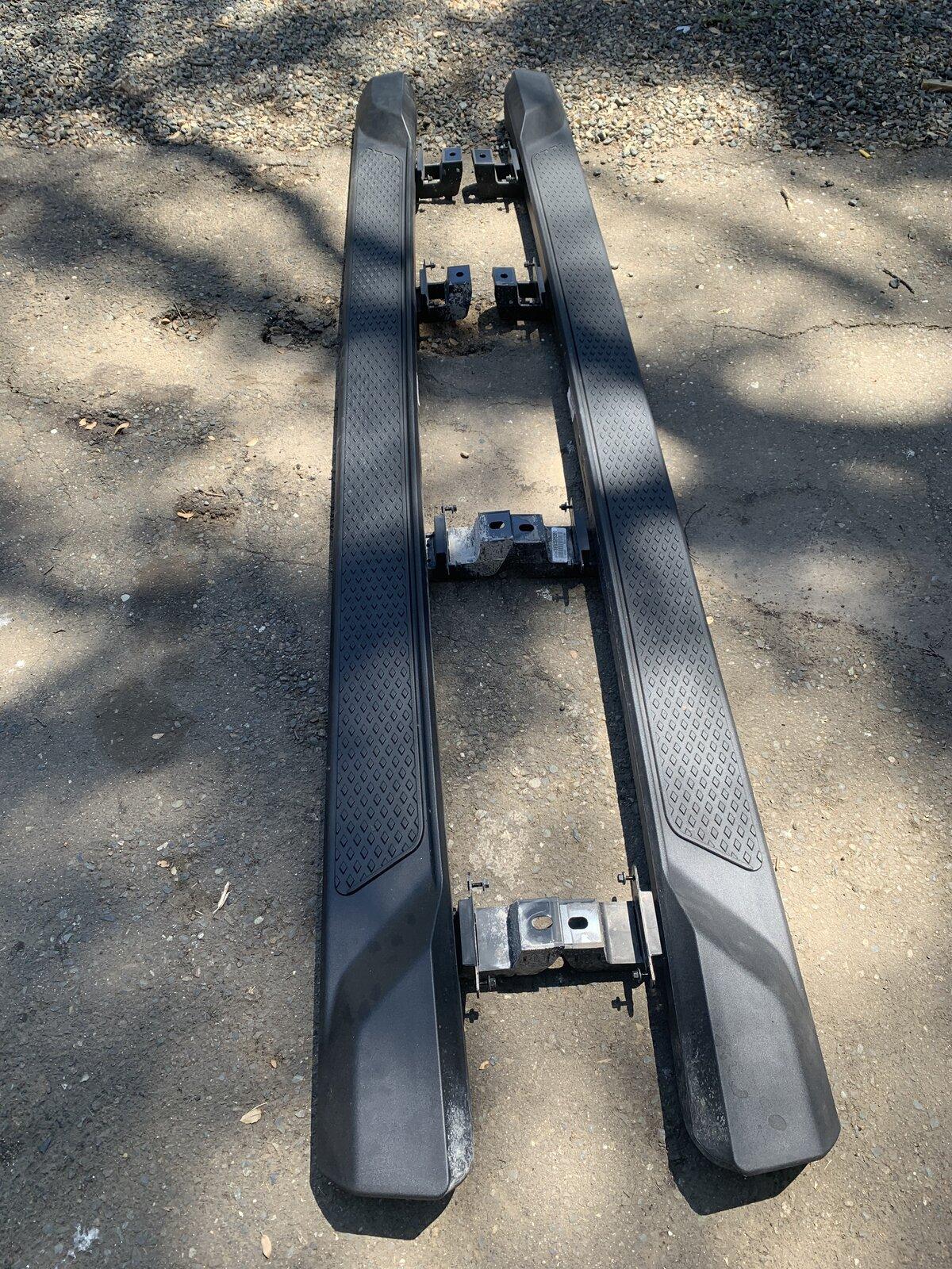 Jeep Gladiator Jeep Overland steps 97192BA2-ED29-4D07-984F-2049C5F490BD