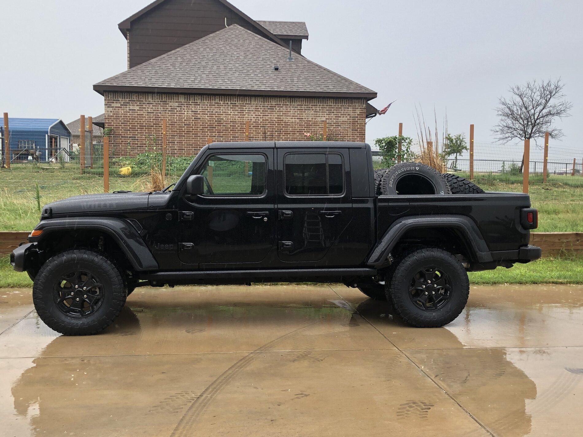 Jeep Gladiator WILLYS Edition Gladiator JT Club AF52D8D4-4C23-443D-B901-20FF2563214F