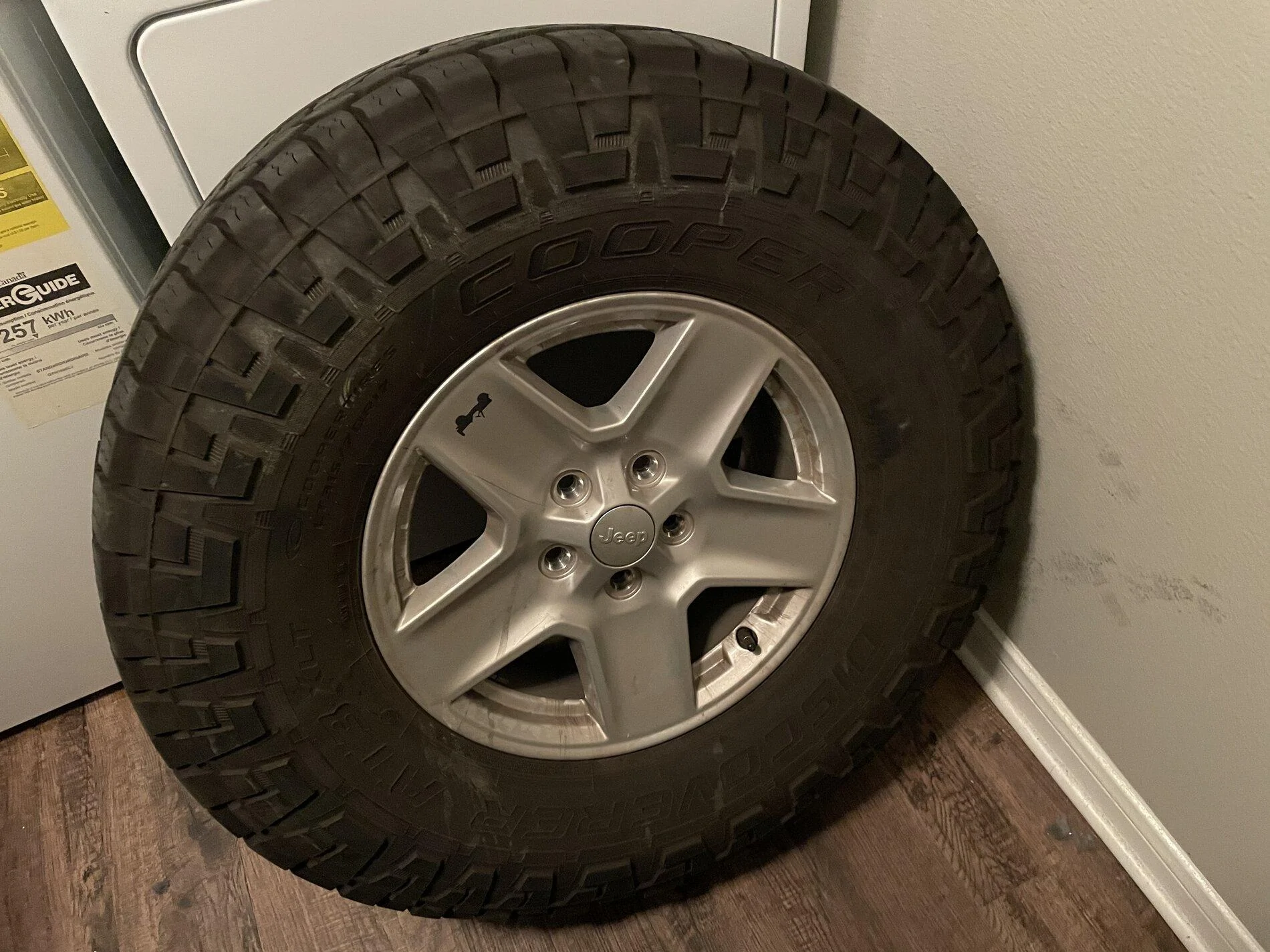 Jeep Gladiator 2-Cooper Discoverer AT3 XLT 315/70r17 including oem wheels EAB4473F-7314-4CC1-BA8F-F749F6BCA1A6