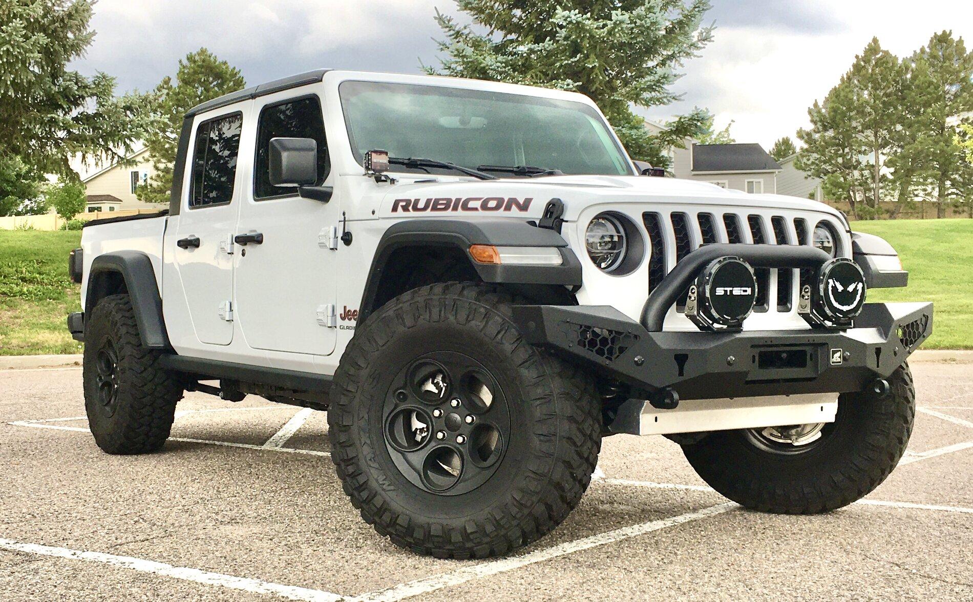 Jeep Gladiator BRIGHT WHITE Gladiator JT Club A9EA99C7-0BE5-4C42-B938-5C4074A18EE6