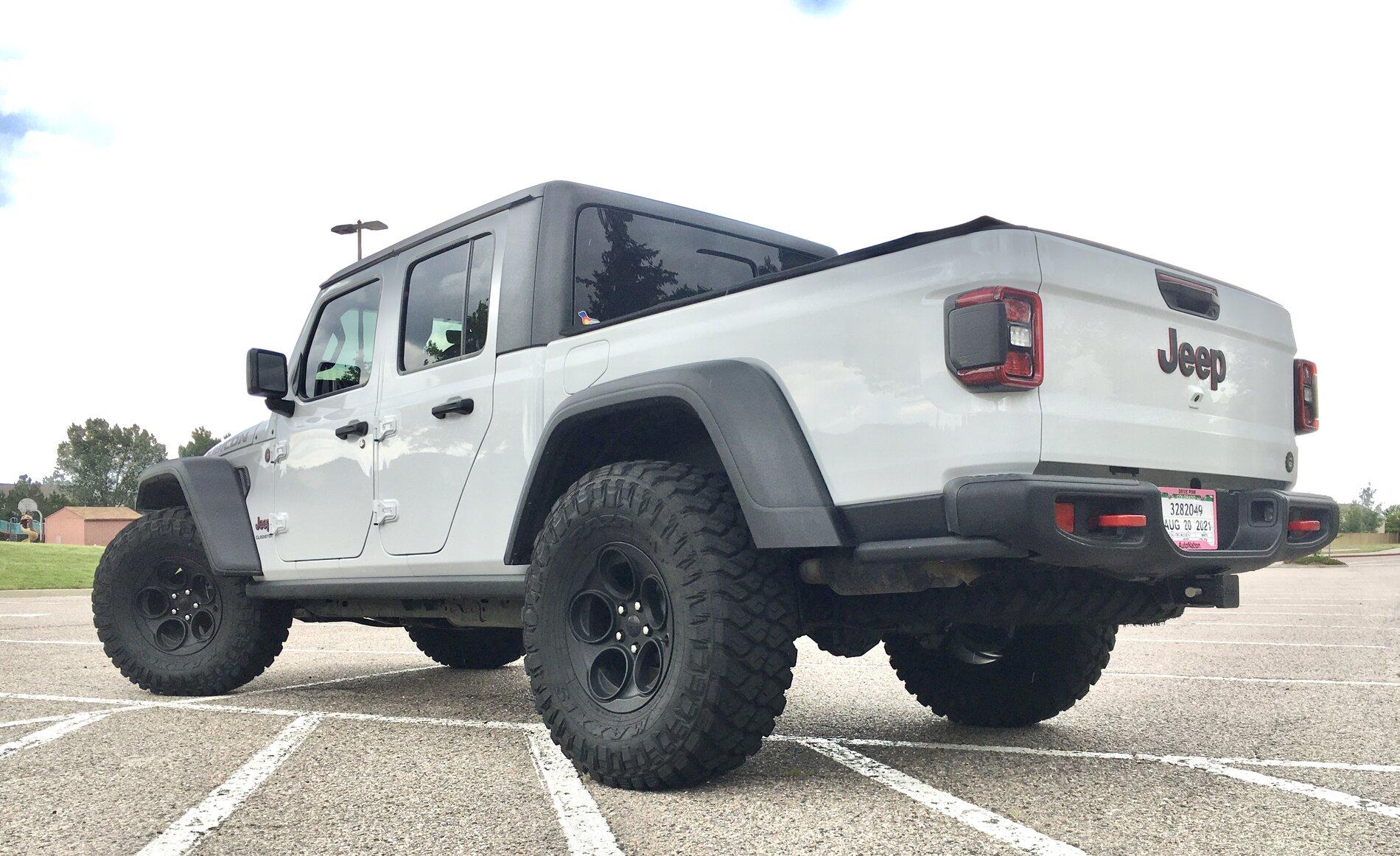 Jeep Gladiator BRIGHT WHITE Gladiator JT Club B6EB2DFD-6BC4-4690-9F05-E55B059F6973
