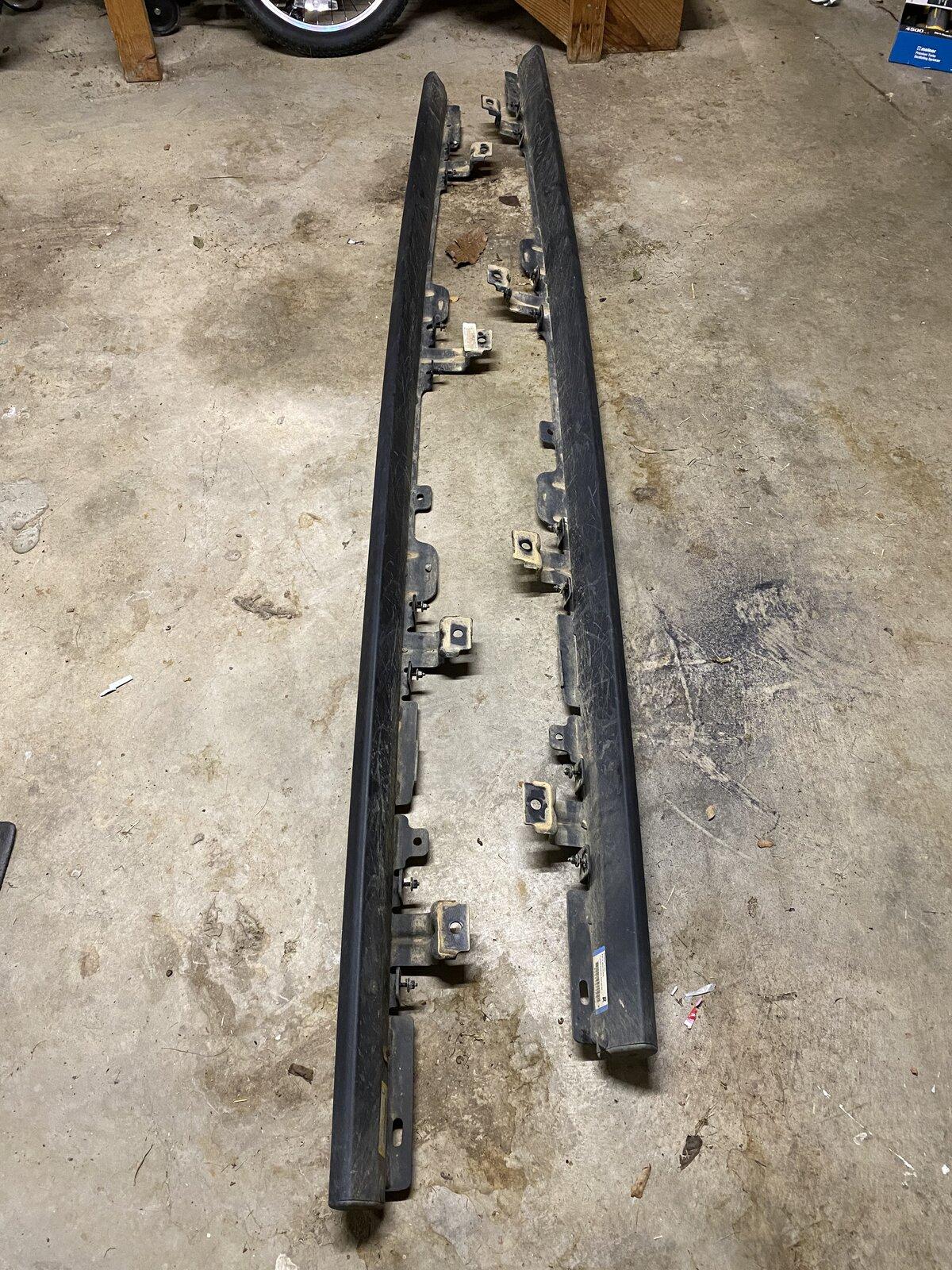 Jeep Gladiator OEM Rubicon Rock Sliders F768229A-74C4-403E-A3F4-3FCEC12EEF4C