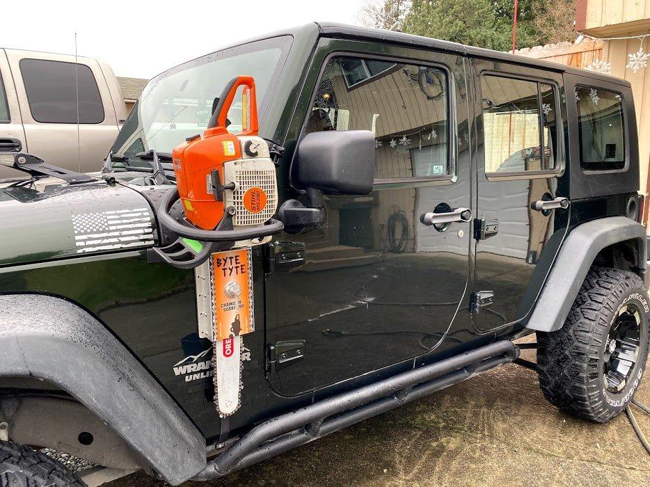 Jeep Gladiator Electric chainsaw? Can we power it from 110v outlet in bed? Or better off with battery? w_bracket_e9887f44fb3a2bfdf4d7d9287716b762d1f2aa47
