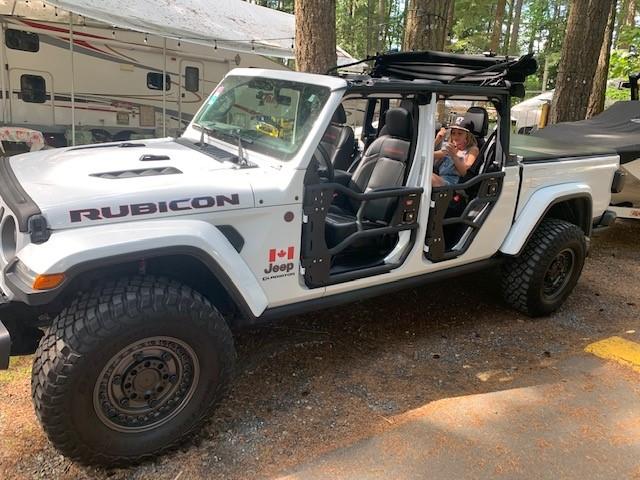 Jeep Gladiator BRIGHT WHITE Gladiator JT Club gladi1