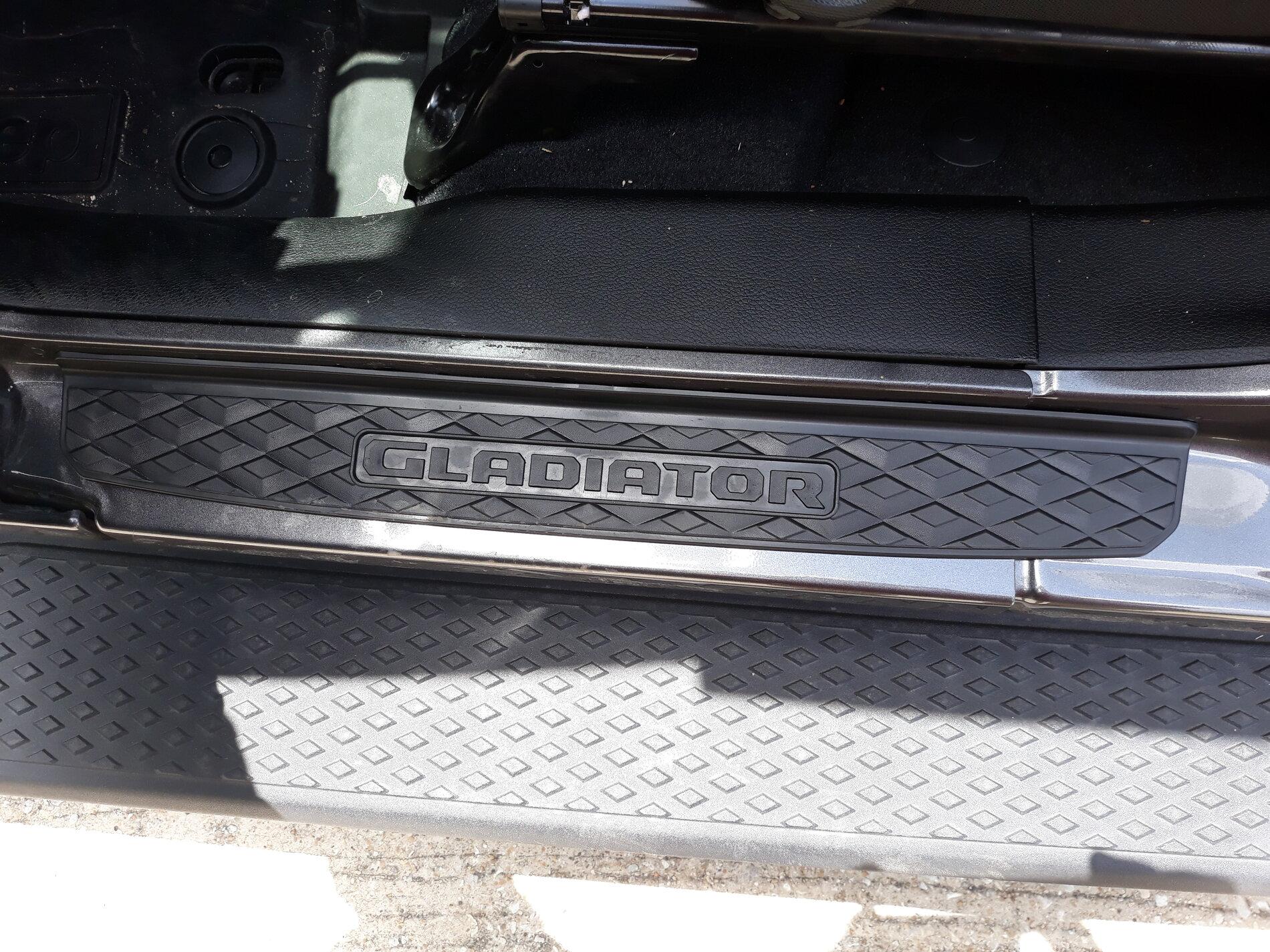 Jeep Gladiator Rugged Ridge Door Sill guards 20210630_140132